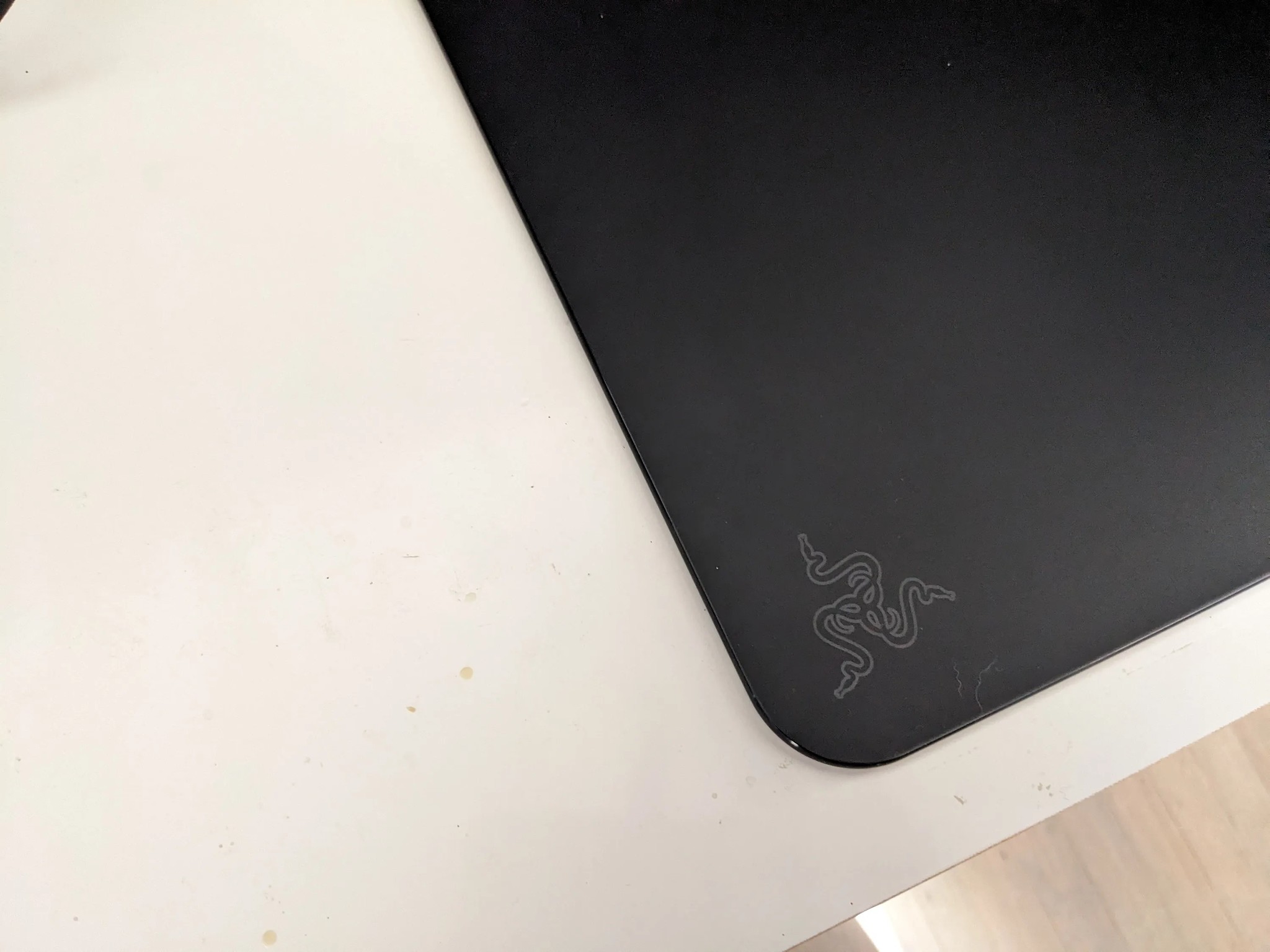 Razer DeathAdder V3 Pro with Hyperpolling 8K Dongle with Razer Atlas Glass Mousepad