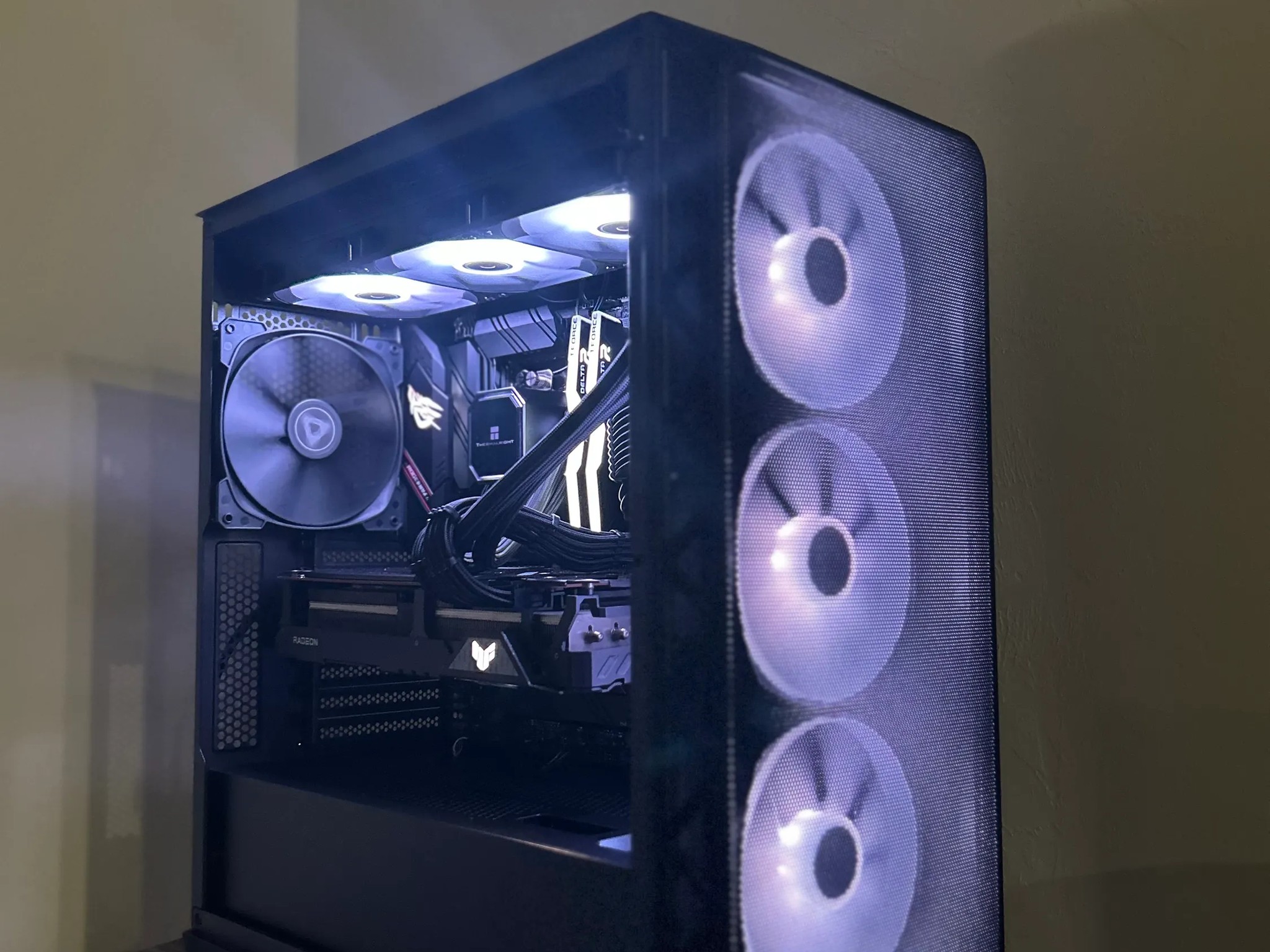 Ryzen 7 5800x | RX 6800 | 32GB Ram | 1TB Gen 4 NVME