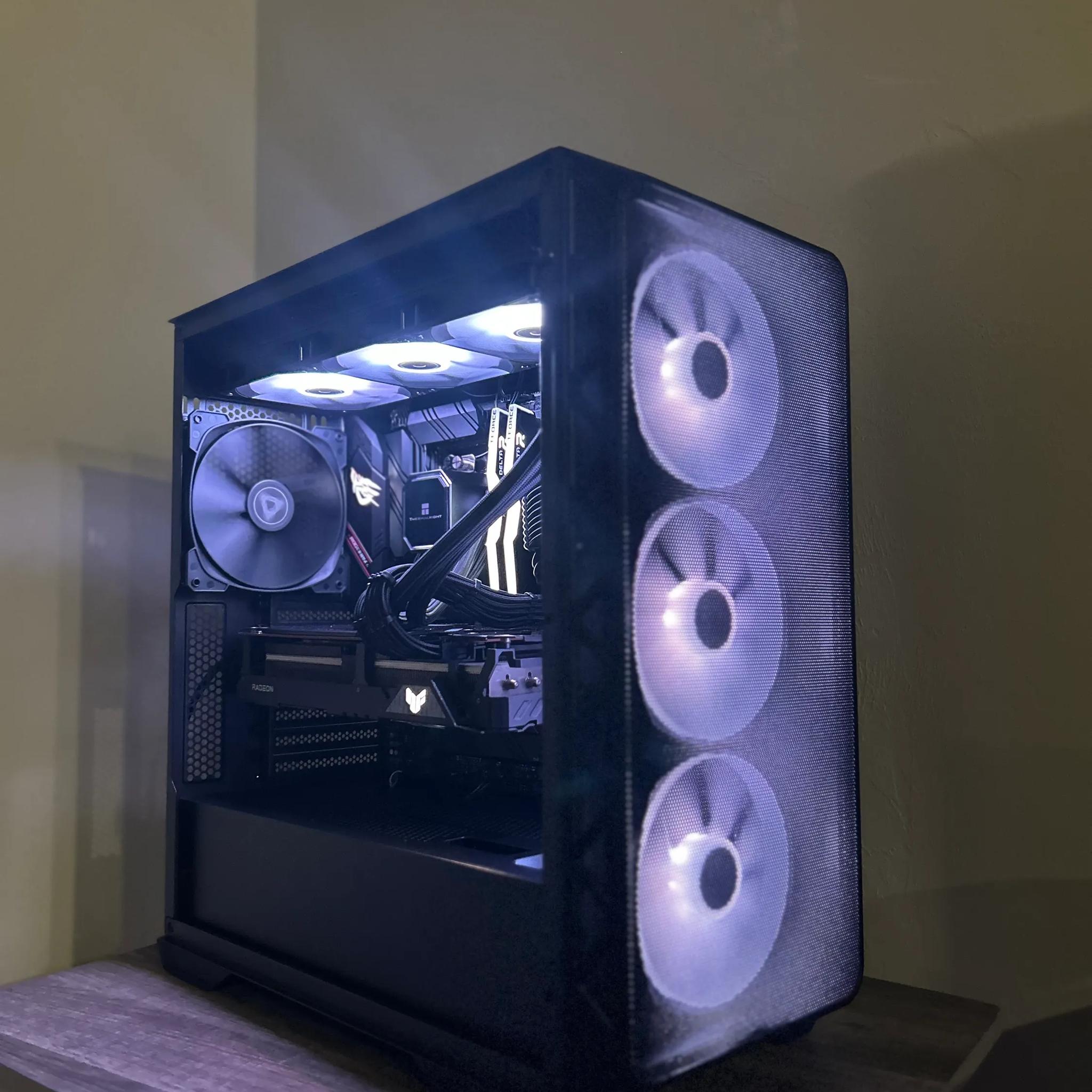 Ryzen 7 5800x | RX 6800 | 32GB Ram | 1TB Gen 4 NVME