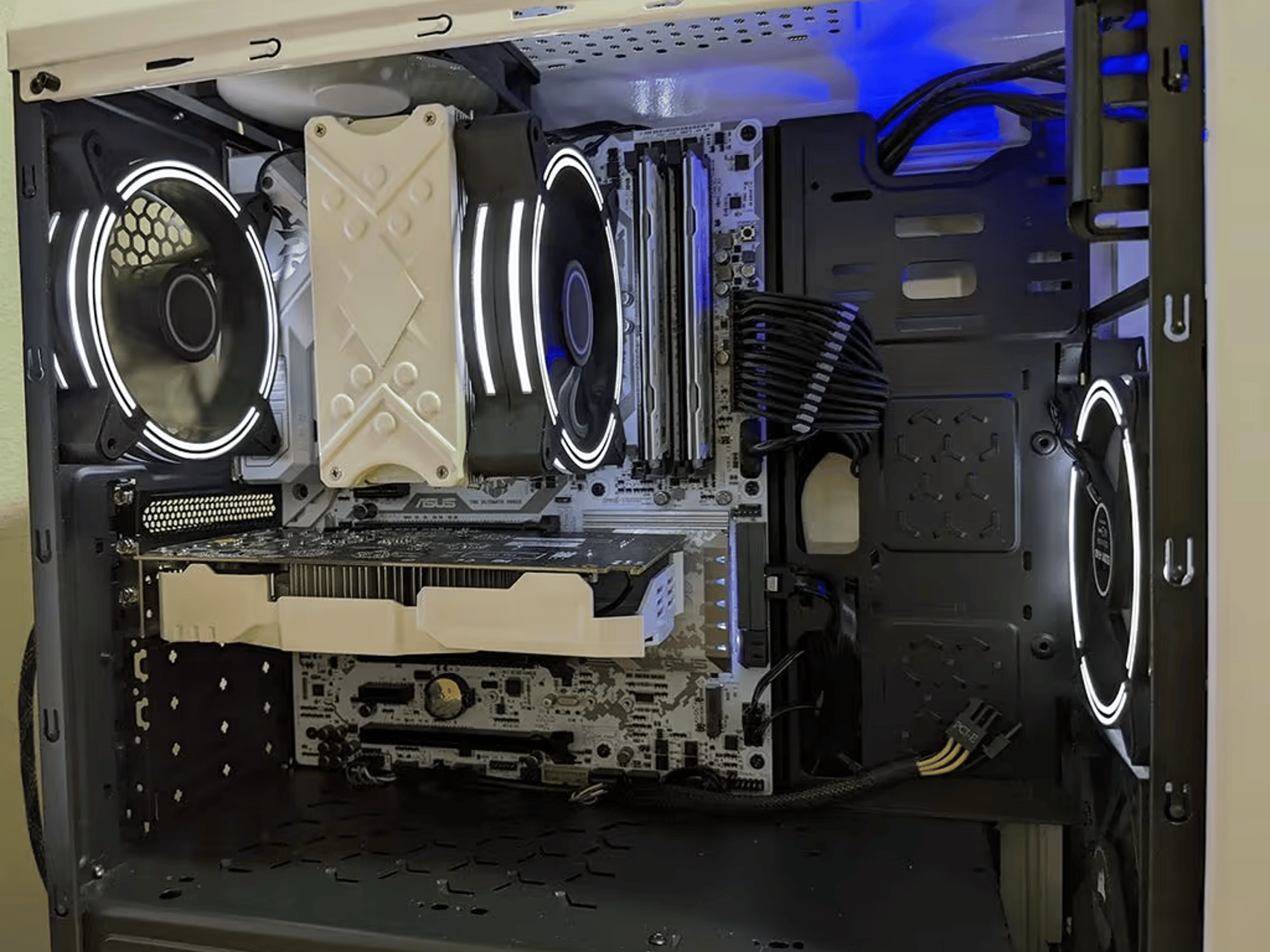 "Snow White" Intel i7 Gaming/Workstation PC