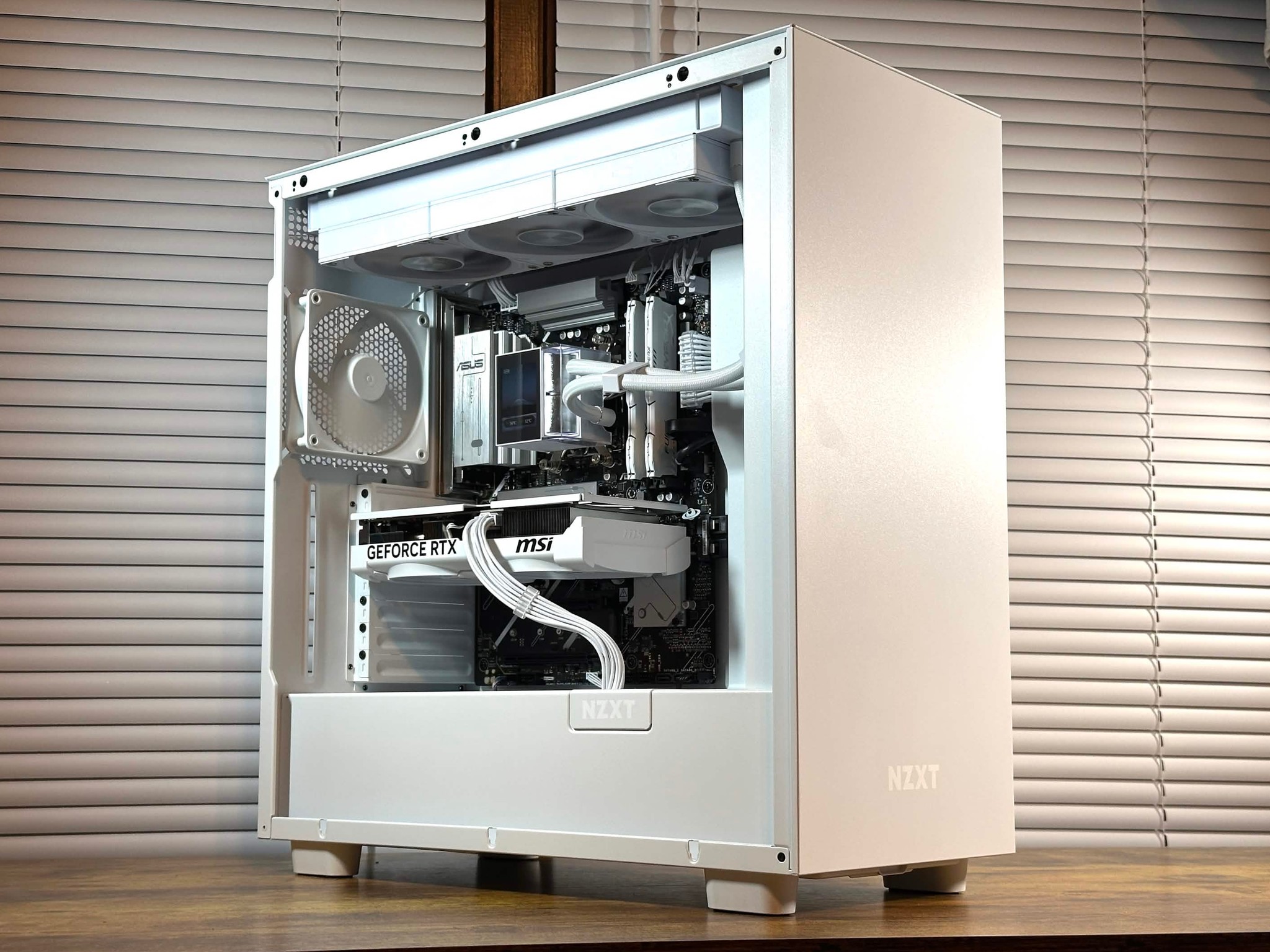 RTX 5070 12GB | Ryzen 7 7700X | 32GB DDR5 | 4TB Storage | Win11 | WIFI | 1440P White Gaming PC