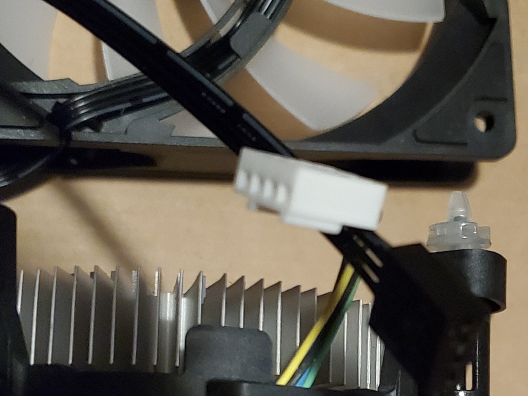 120mm fan, fake rgb, Intel stock cooler