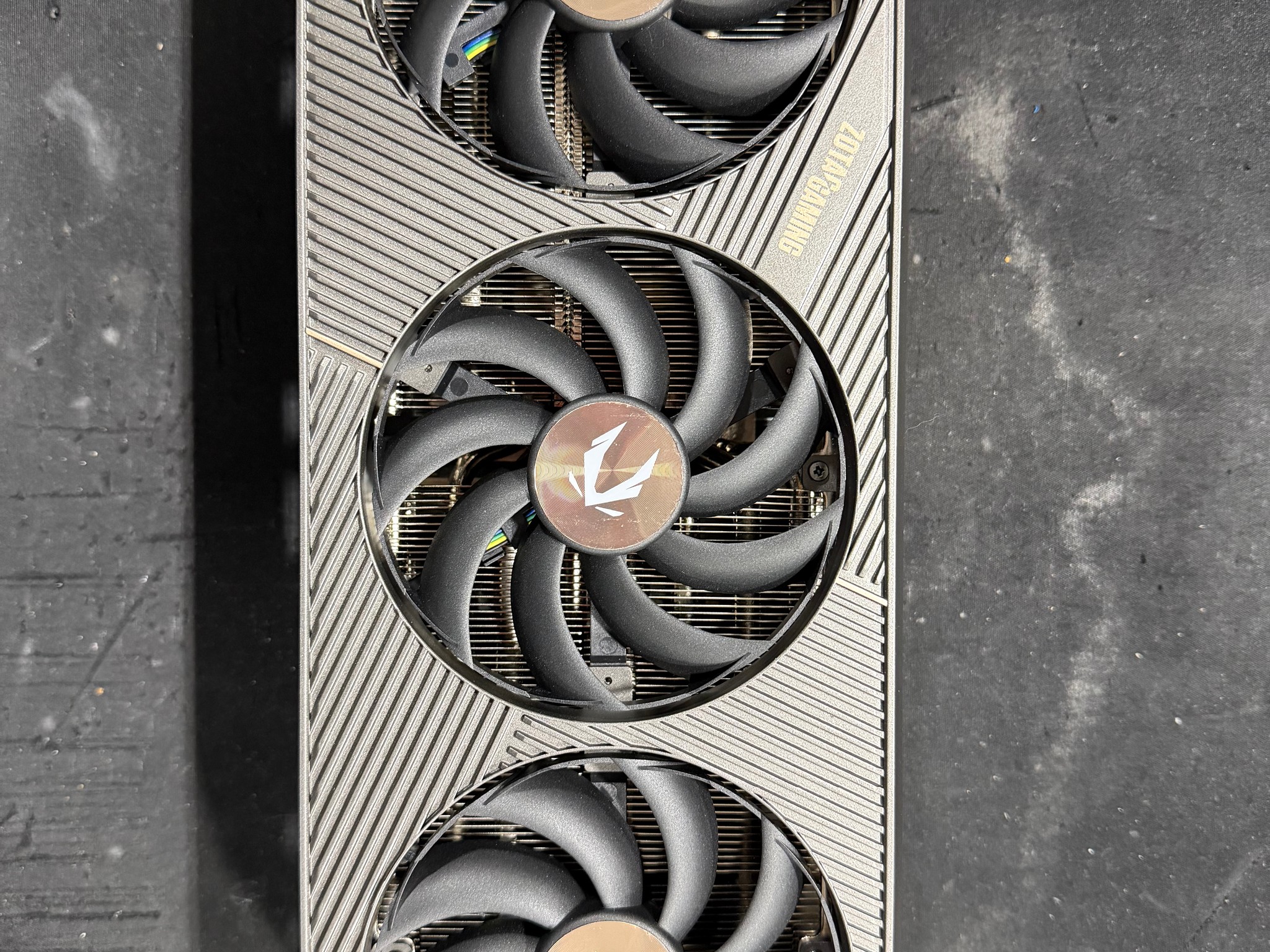ZOTAC GAMING GeForce RTX 5090 SOLID OC(pcb damage, card works)