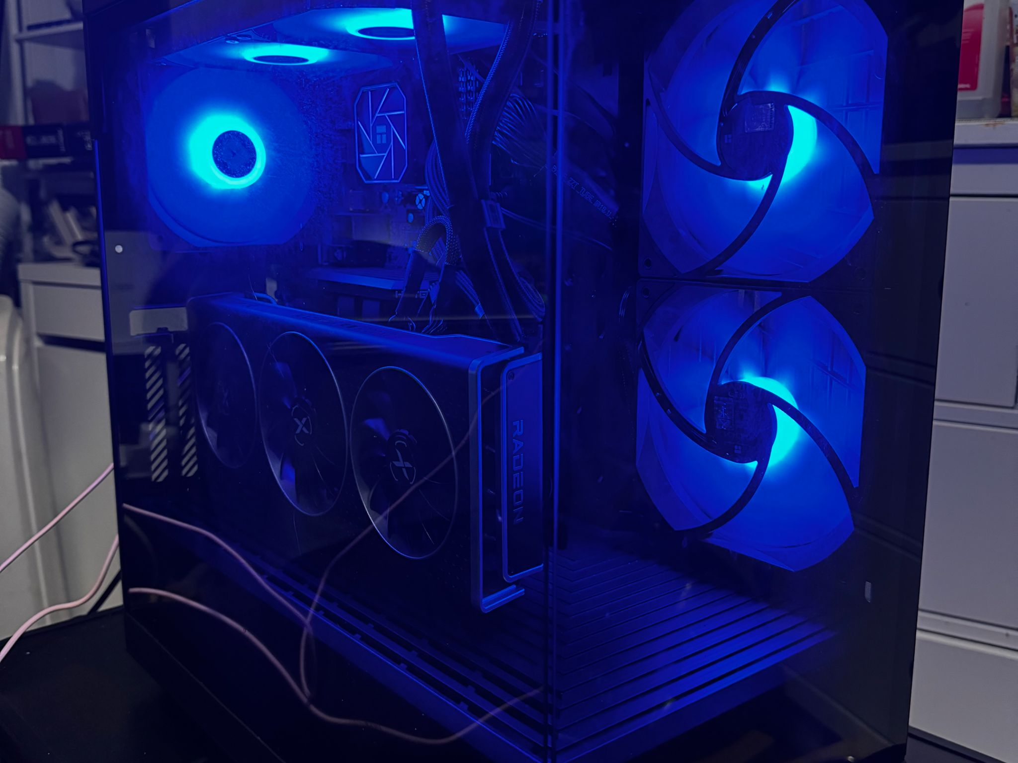 🔥 Custom Gaming PC – Intel i7 + RX 6700 XT – HYTE Y40 – Clean Build 🔥