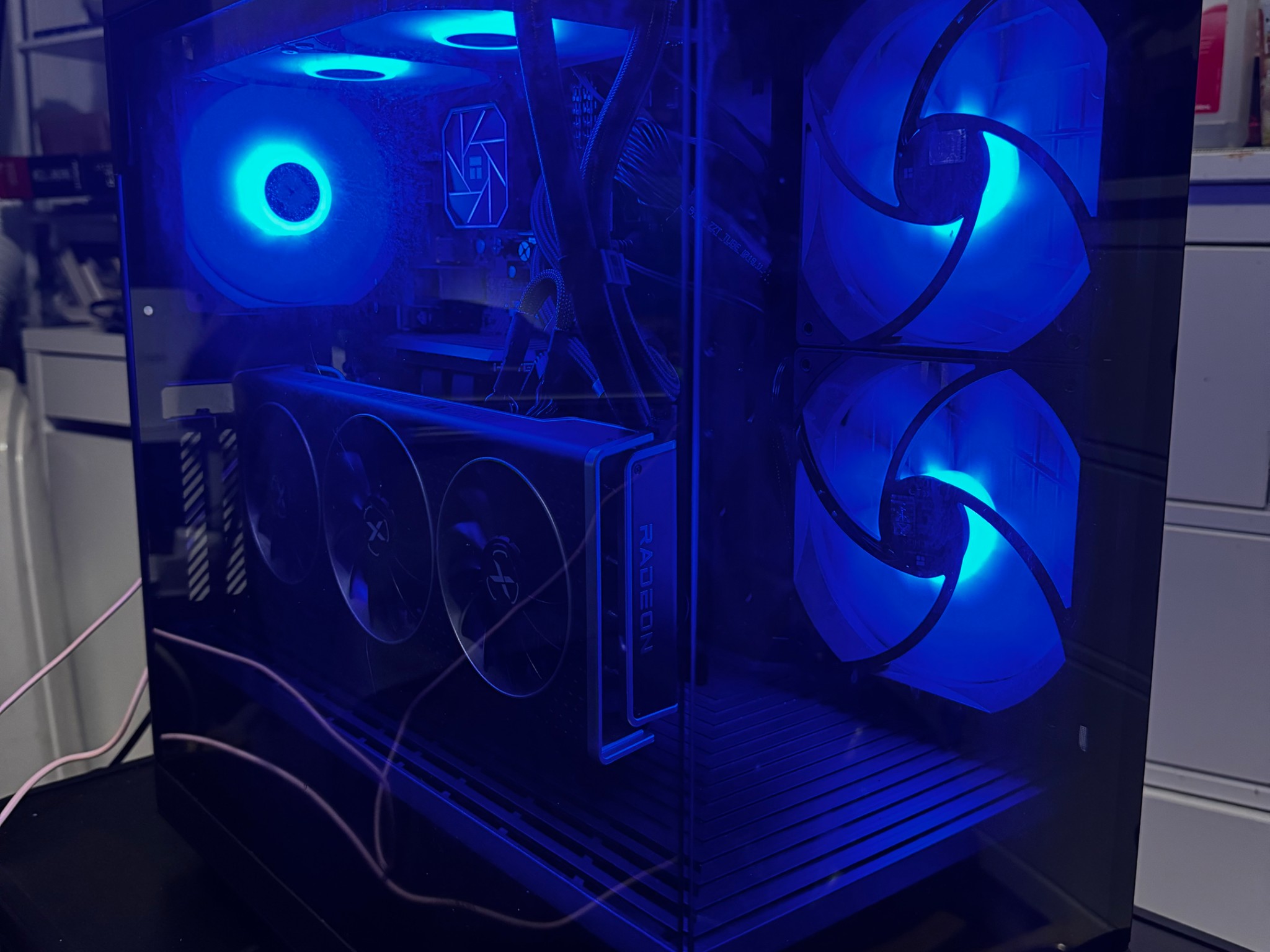 🔥 Custom Gaming PC – Intel i7 + RX 6700 XT – HYTE Y40 – Clean Build 🔥