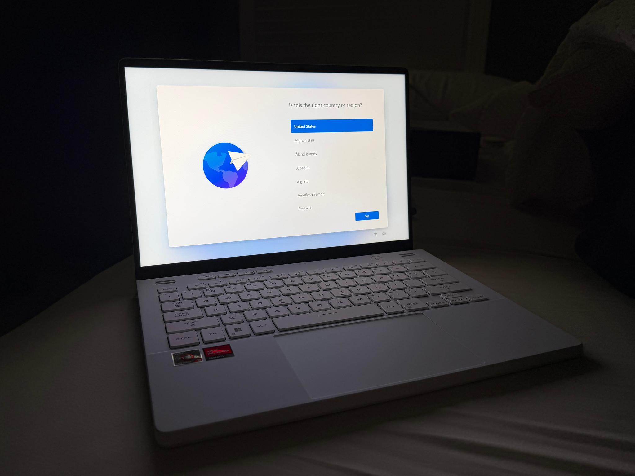 ASUS ROG Zephyrus G14 14" Gaming Laptop, Ryzen 9 6900HS, RX 6700S, 16GB RAM, 1TB SSD, White, (2022)