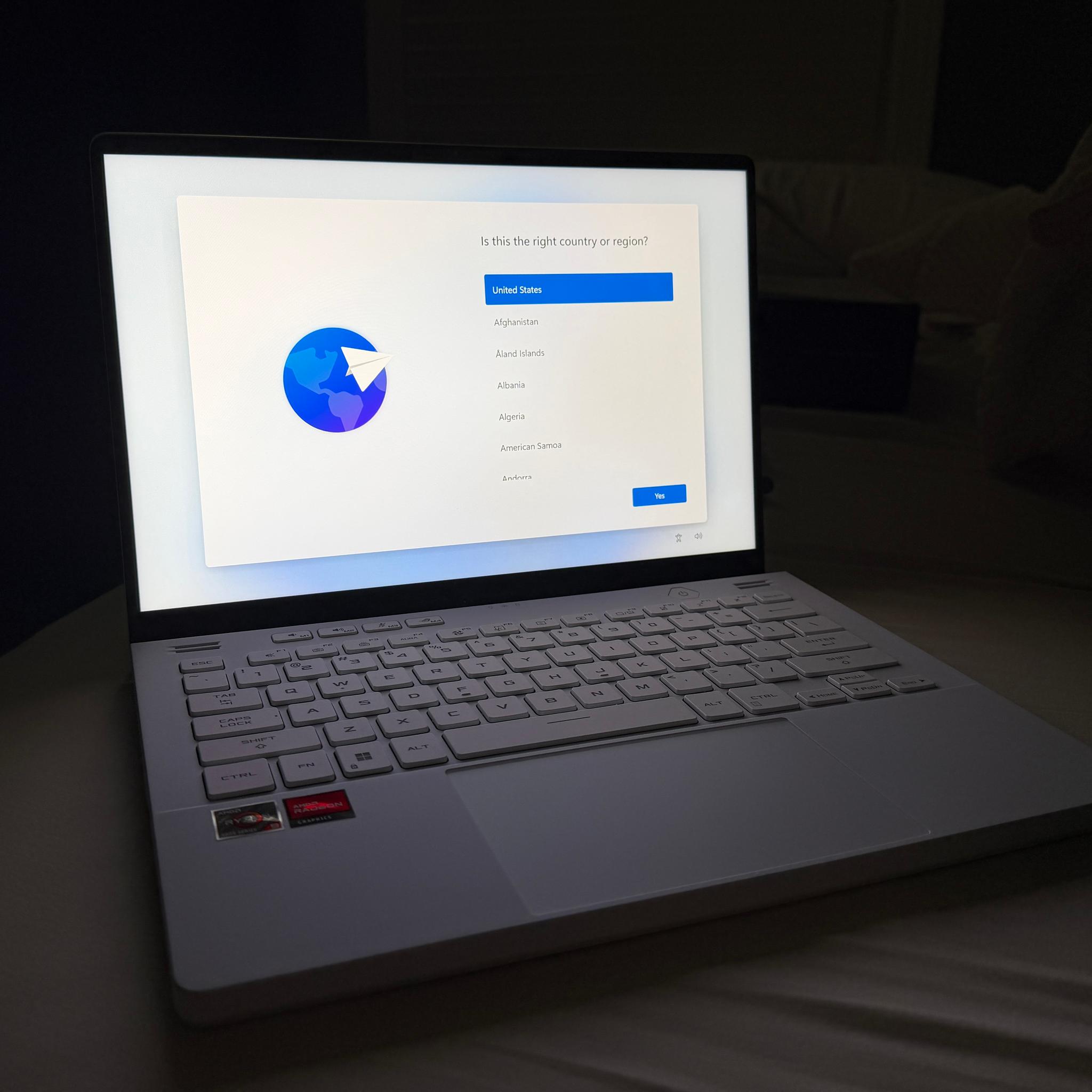 ASUS ROG Zephyrus G14 14" Gaming Laptop, Ryzen 9 6900HS, RX 6700S, 16GB RAM, 1TB SSD, White, (2022)