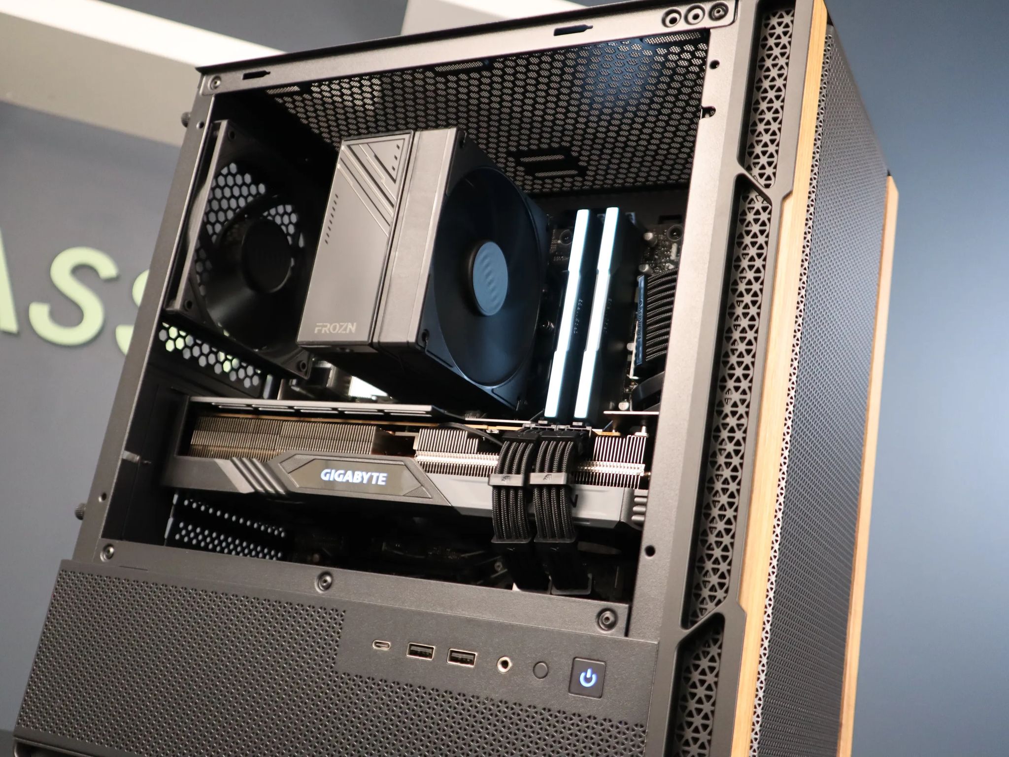 New Gaming PC | Ryzen 5 9600X | RX 7700XT | 32GB RAM | 1TB | WiFi | All Brand New