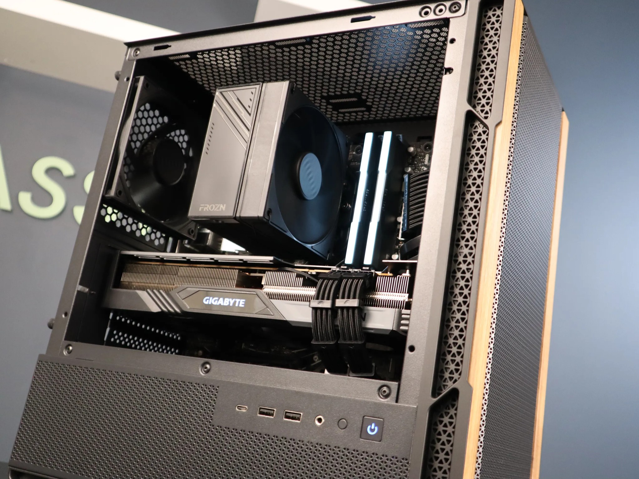 New Gaming PC | Ryzen 5 9600X | RX 7700XT | 32GB RAM | 1TB | WiFi | All Brand New