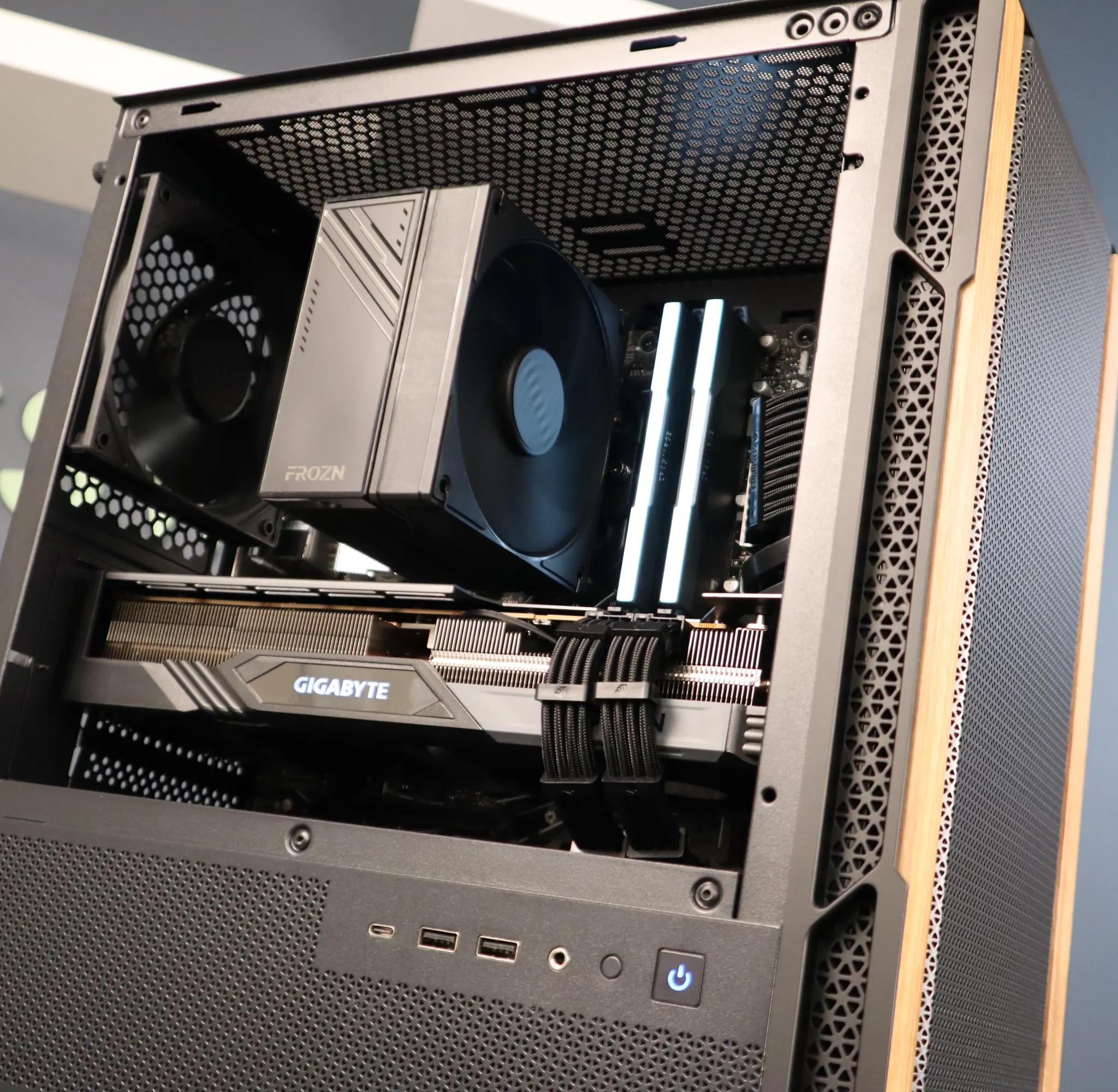 New Gaming PC | Ryzen 5 9600X | RX 7700XT | 32GB RAM | 1TB | WiFi | All Brand New