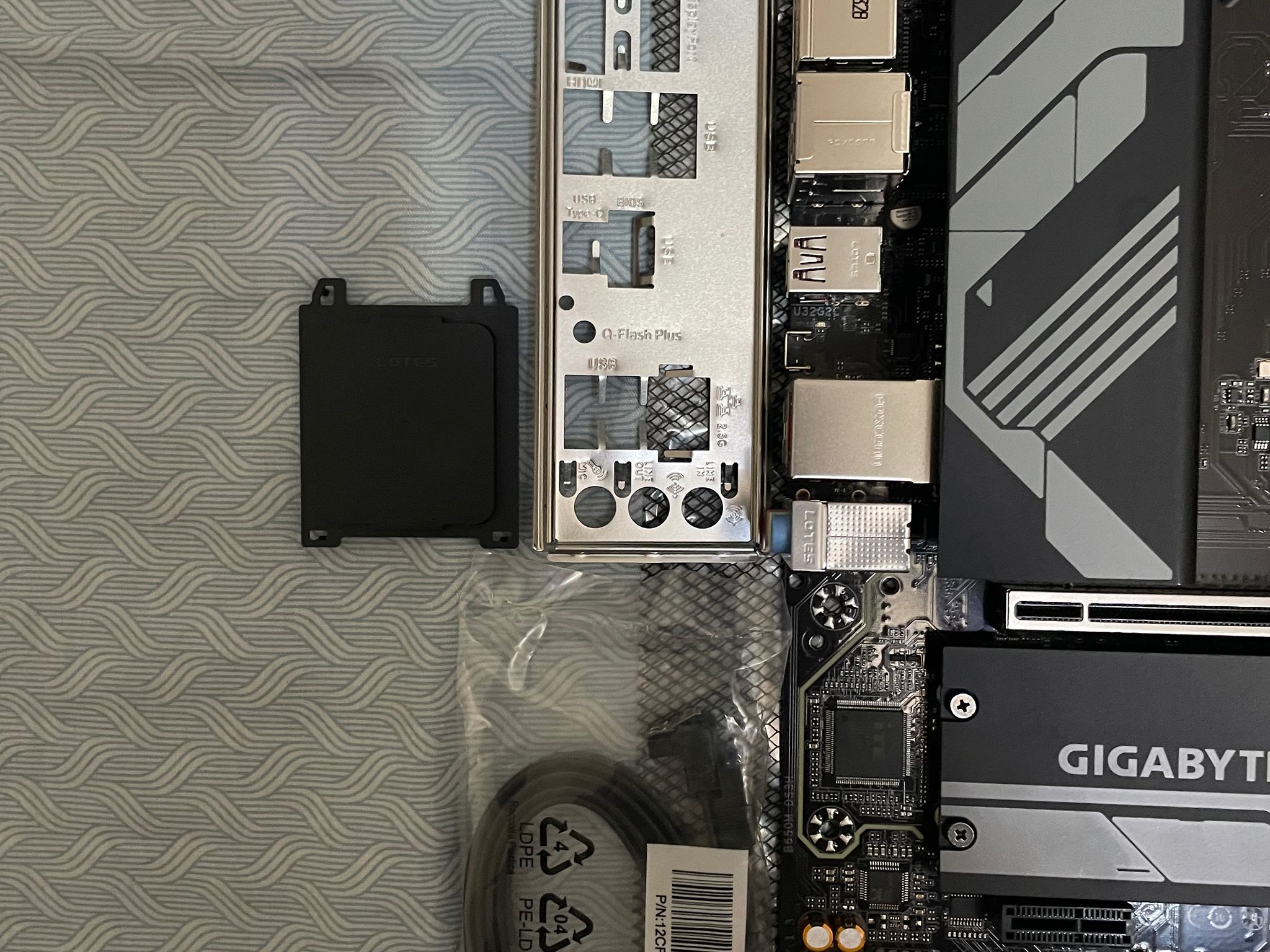 [AM5 Bundle] AMD Ryzen 5 7500F / Gigabyte B650M DS3H / G.Skill 32GB DDR5-6000 / 1TB SSD