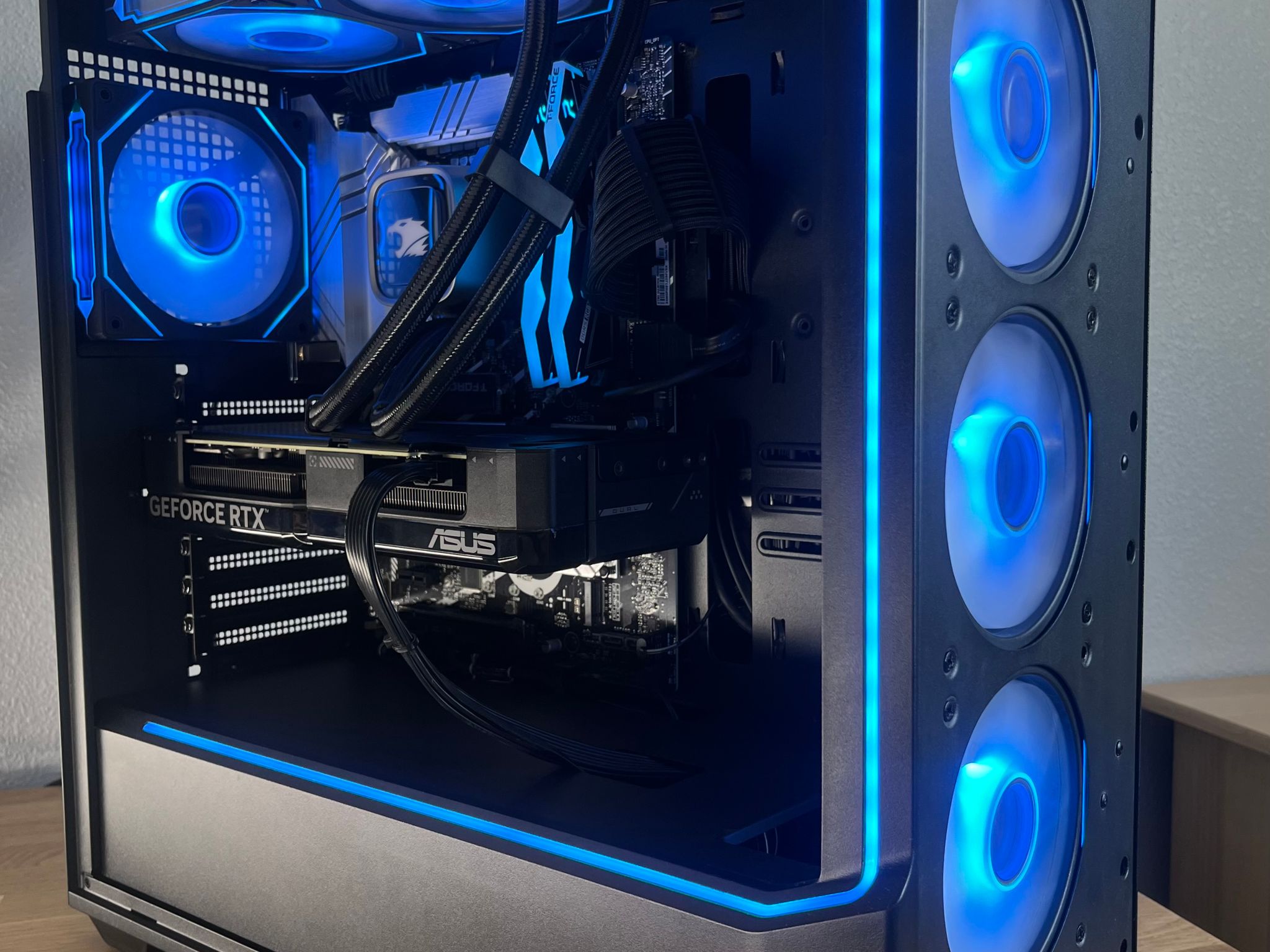 4070 Ti Super 16gb | i-7 14700kf | 32gb DDR5 Gaming PC