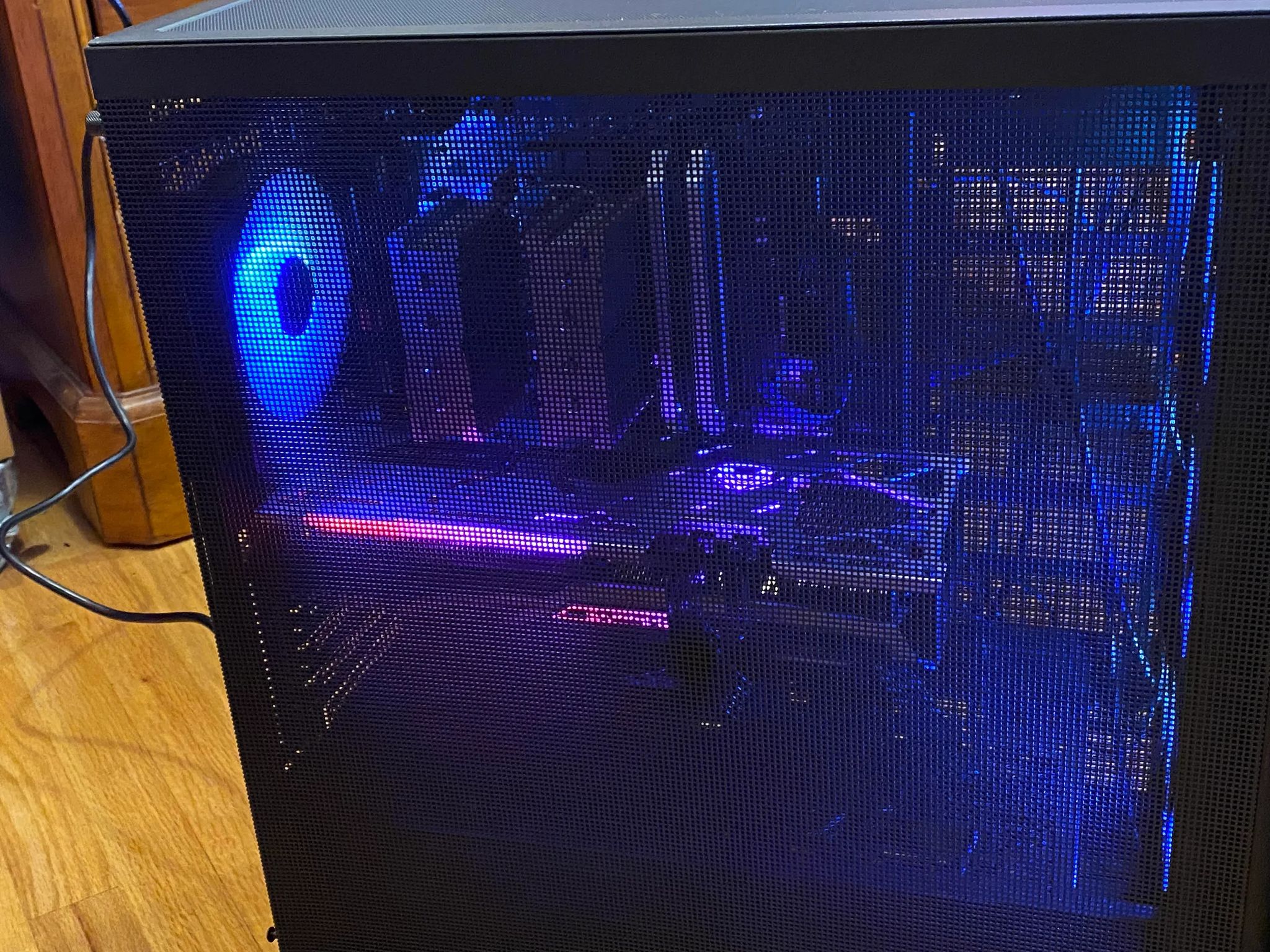Gaming PC (6700XT, i7 10700KF, 32GB RAM, SSD)