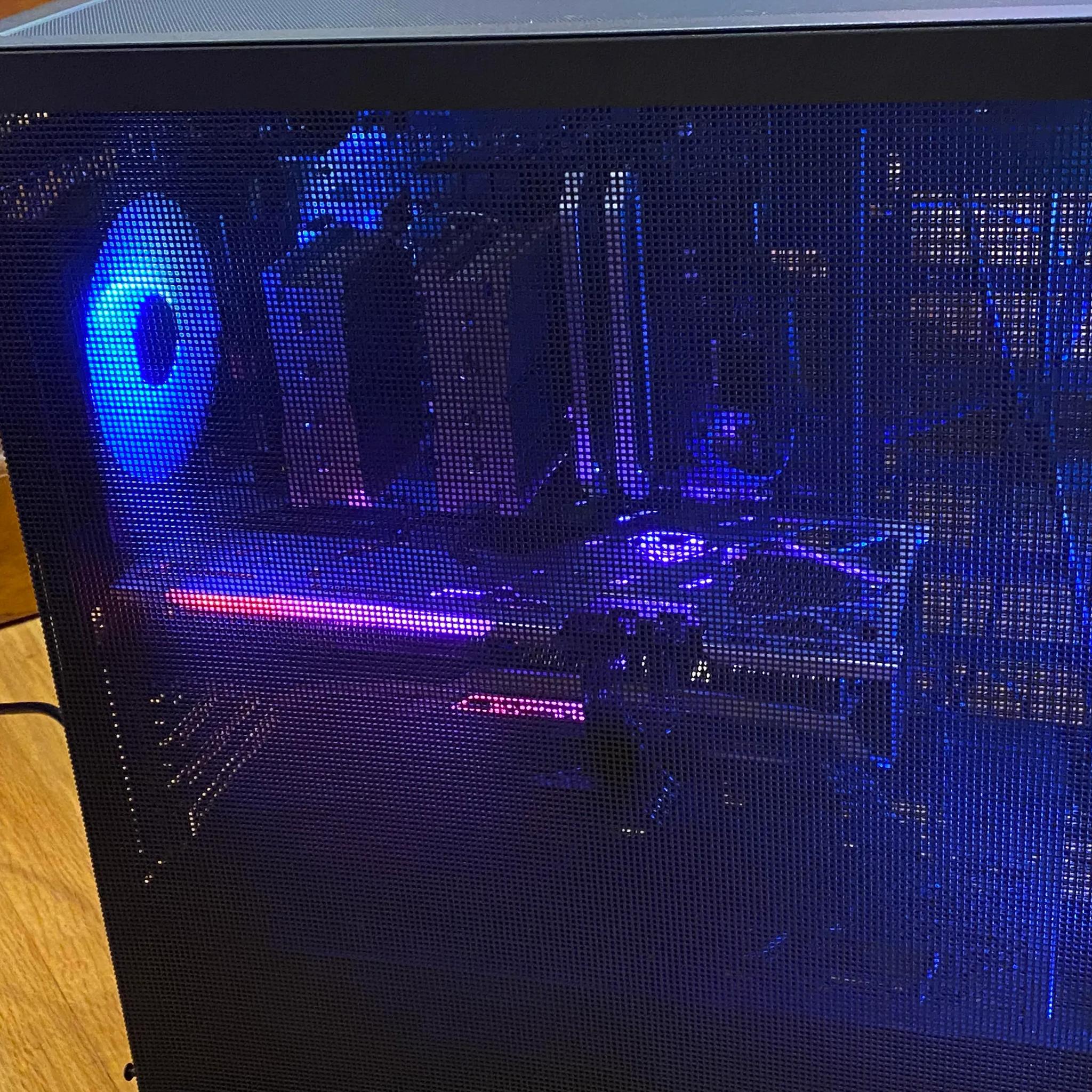 Gaming PC (6700XT, i7 10700KF, 32GB RAM, SSD)