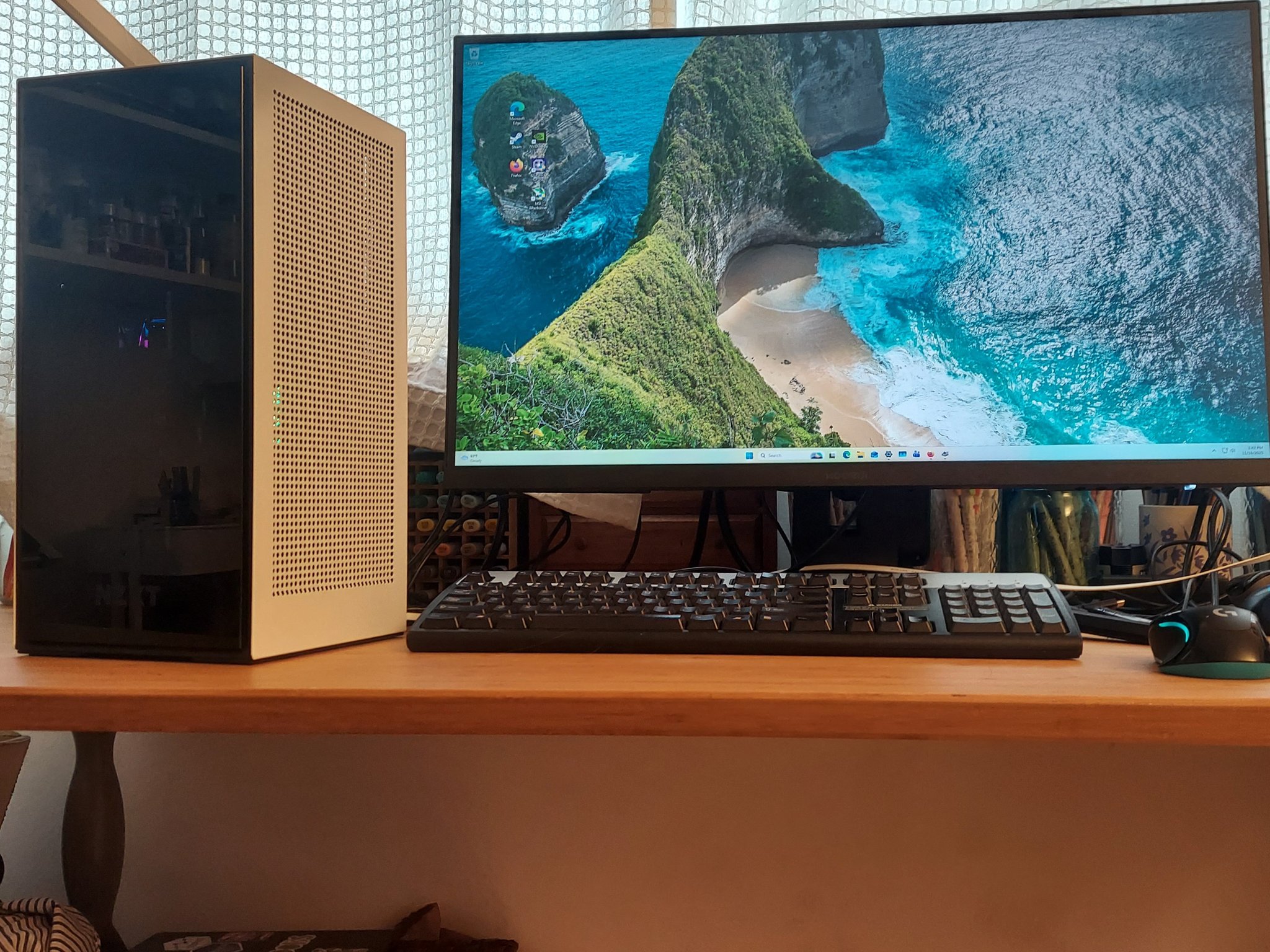 "Snowbird" SFF NZXT H1 Living Room Gaming in White - 11700k & 3060 Ti