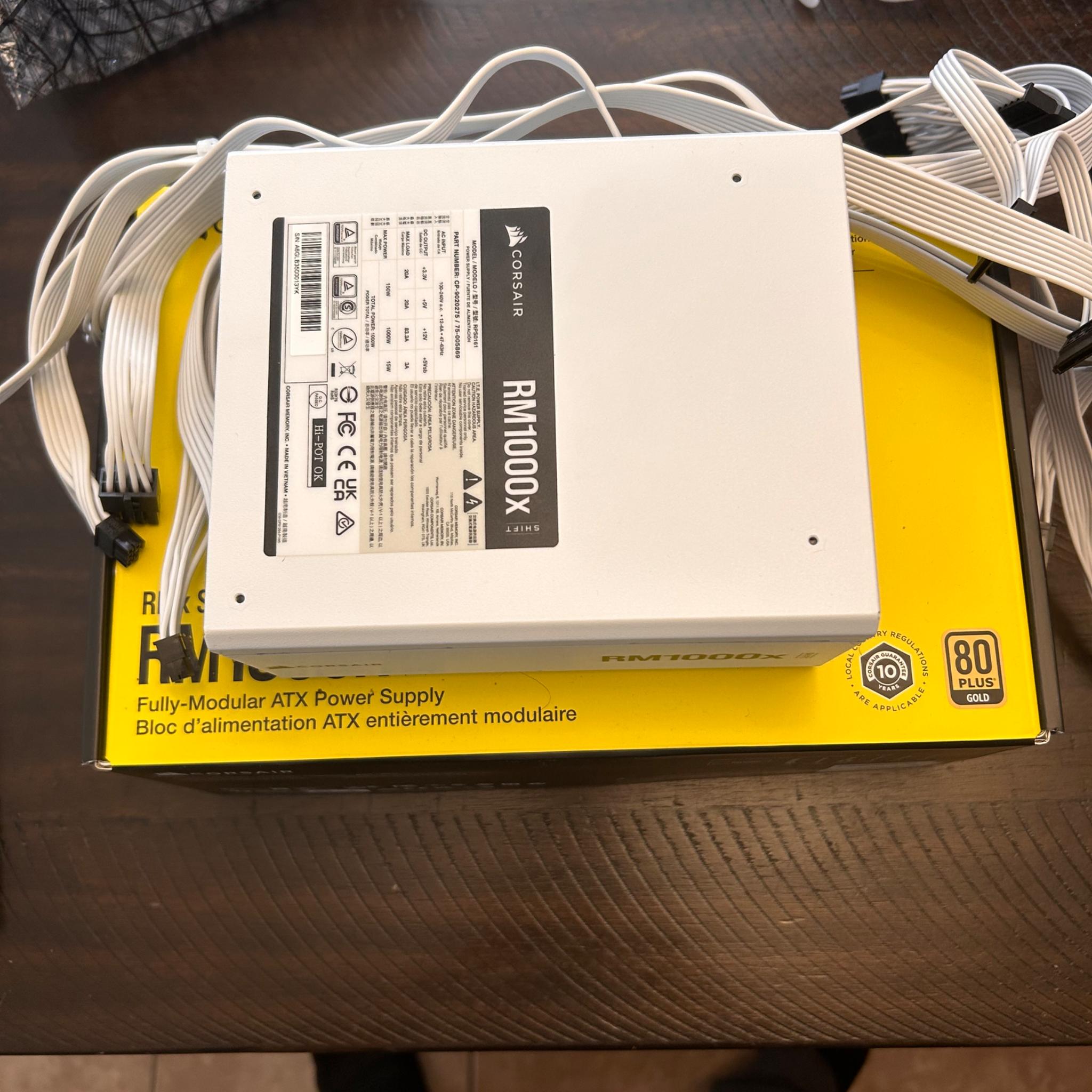 RTX 5080 AERO SFF White OC edition W/ RM1000X Corsair Power Supply White