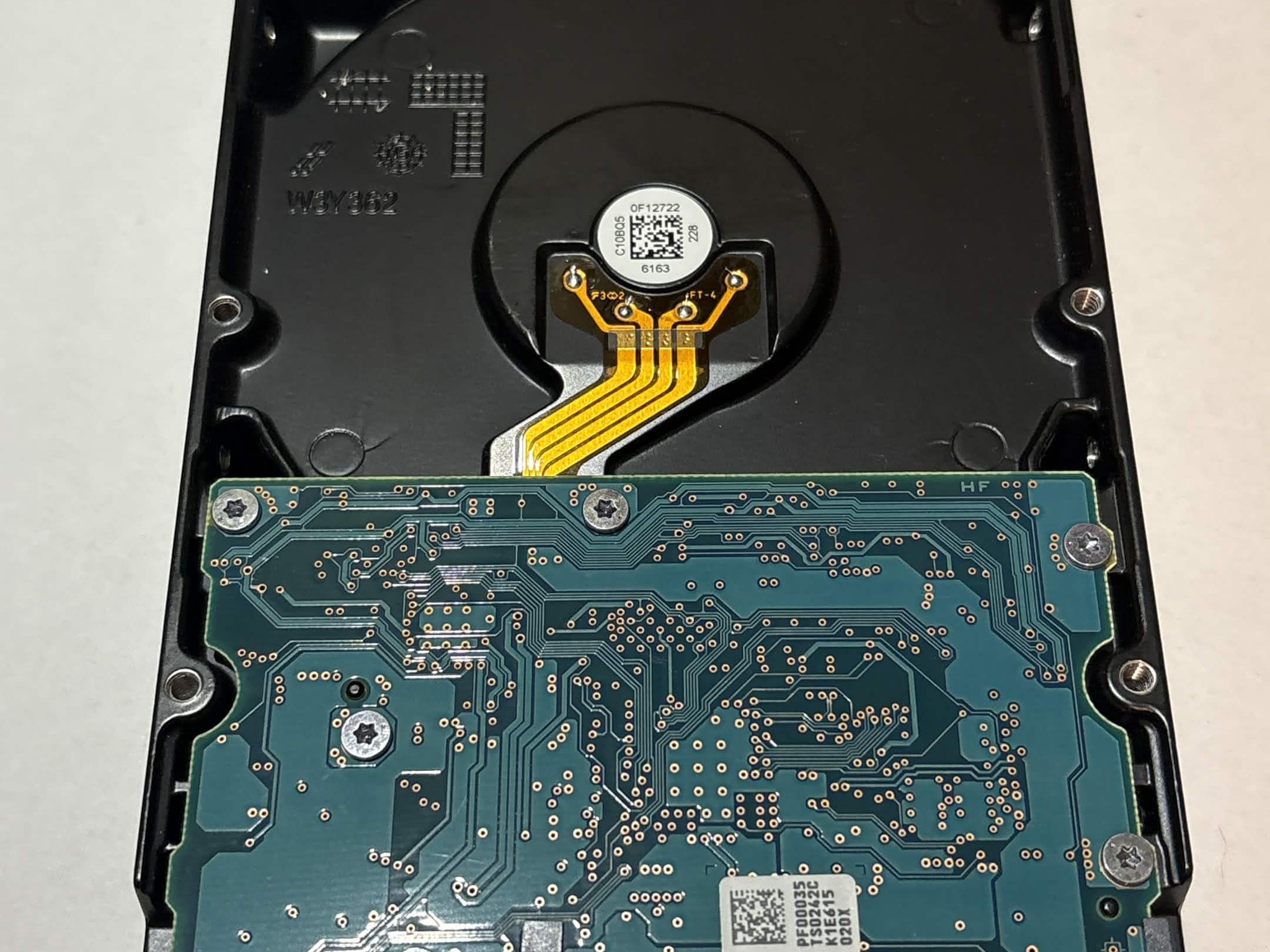 Toshiba 2TB 7200RPM 3.5" SATA HDD – DT01ACA200 – 2,943 Hours – Good SMART