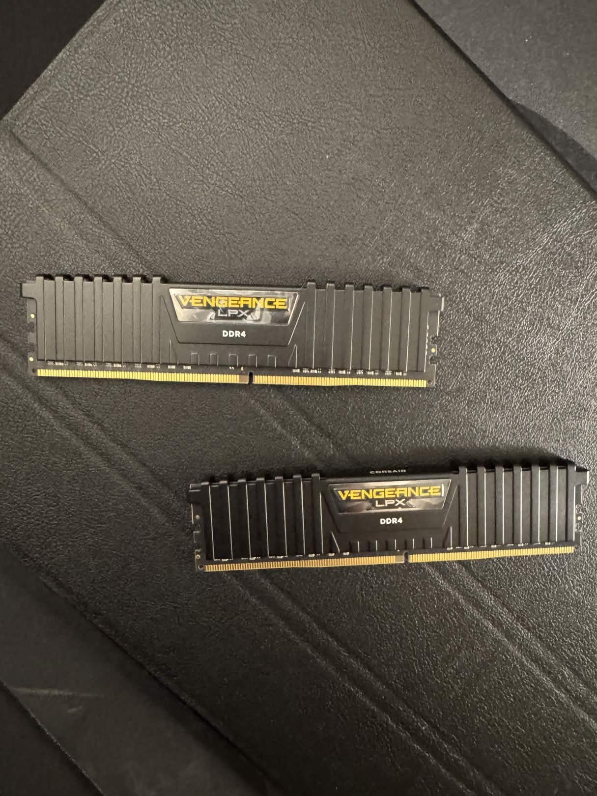 ⚡ VENGEANCE LPX 64GB (2 x 32GB) DDR4 3200MHz Memory Kit - Black 🖤