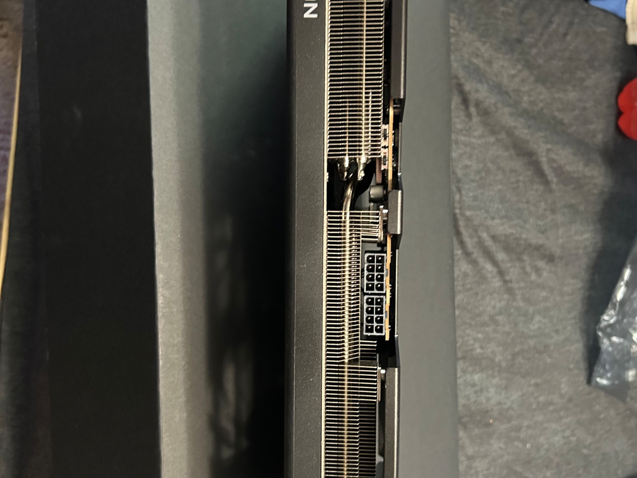RADEON 9070 XT PowerColor HellHound - 16GB GPU