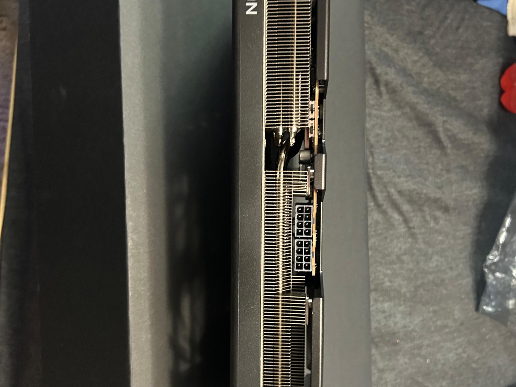 RADEON 9070 XT PowerColor HellHound - 16GB GPU