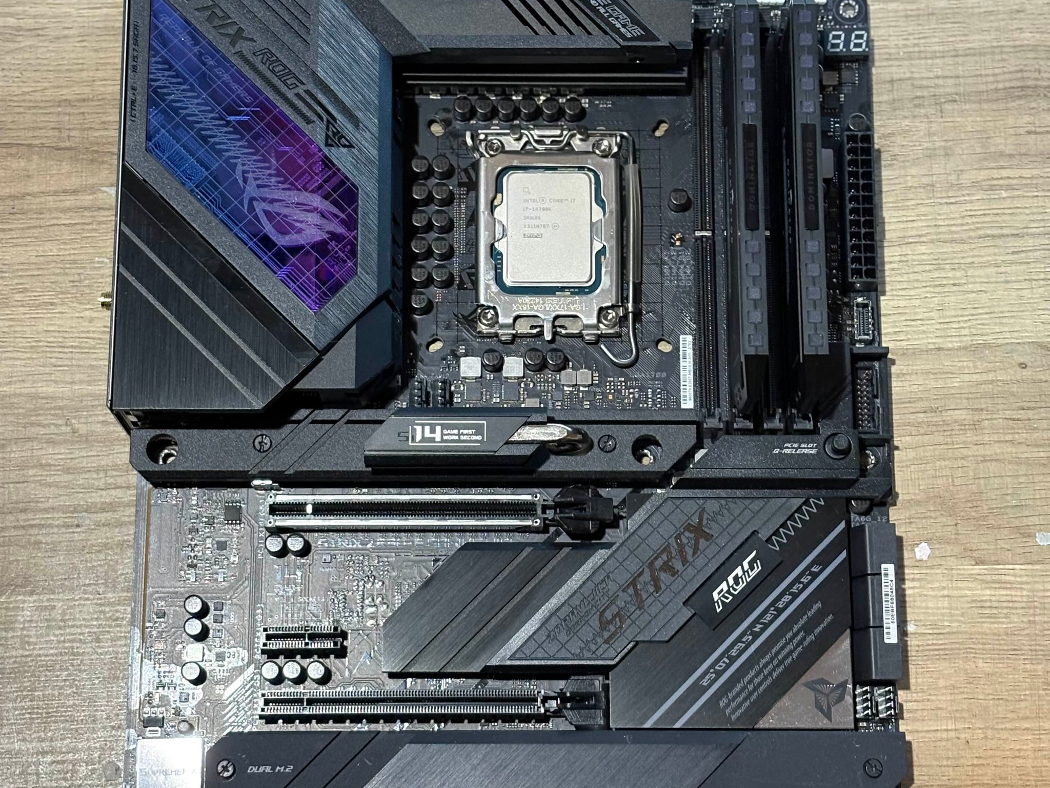 ROG Strix Z-690E WIFI, i7-14700k, Corsair Dominator Platinum 2x16GB DDR5 5200MHZ