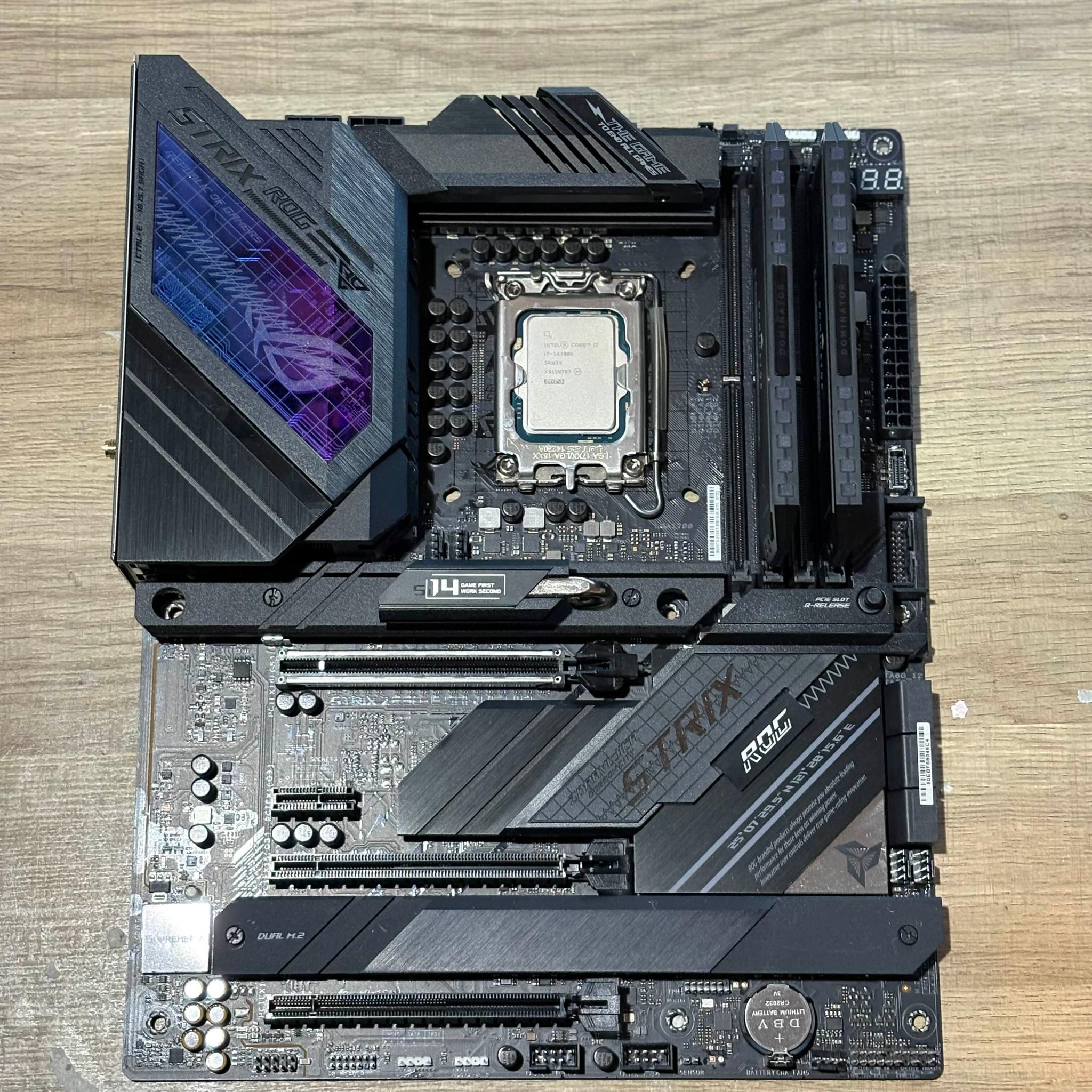 ROG Strix Z-690E WIFI, i7-14700k, Corsair Dominator Platinum 2x16GB DDR5 5200MHZ