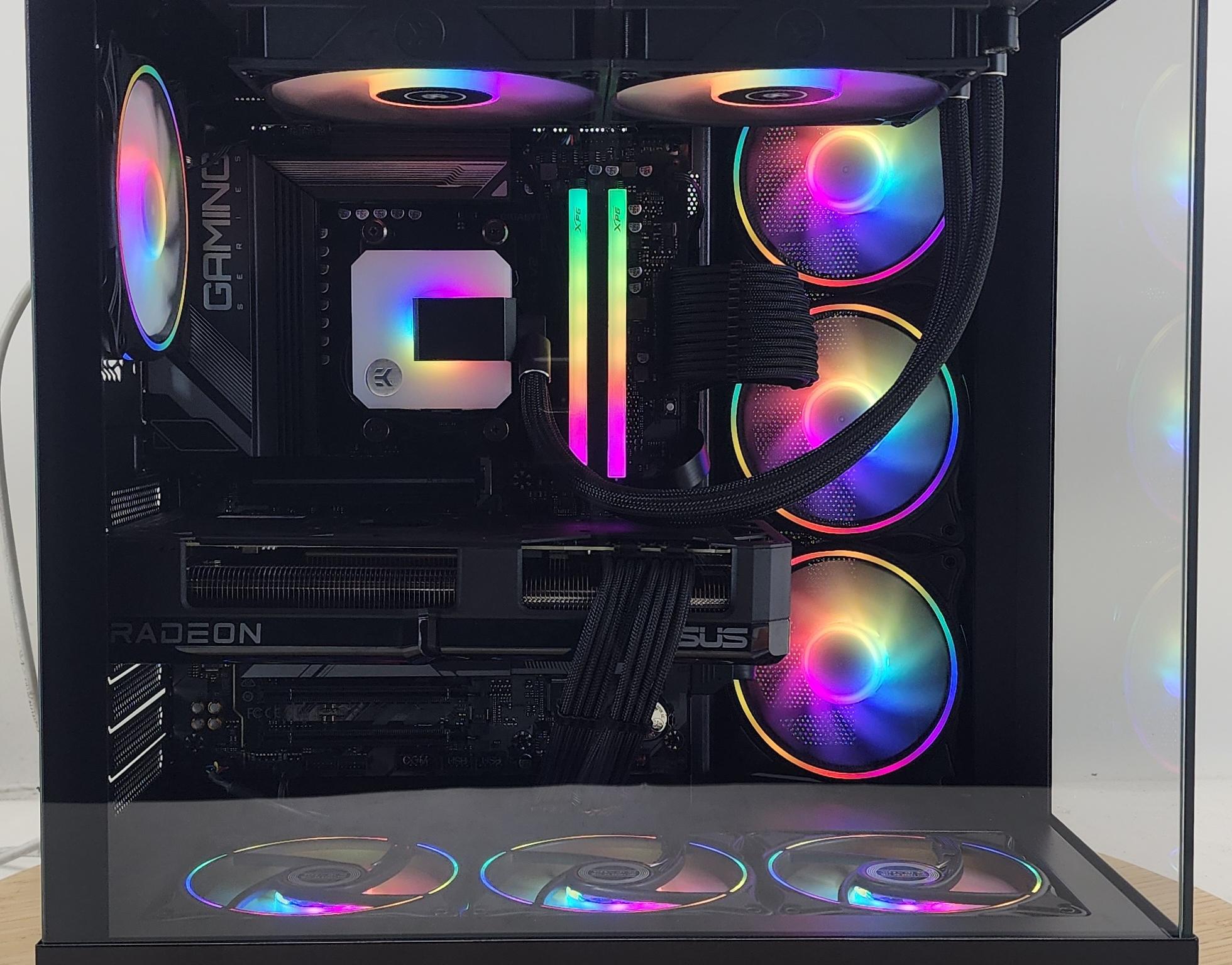 Gaming PC Ryzen 7 7700 32GB RAM 2TB SSD RX 7700 XT 12GB Win11 Computer