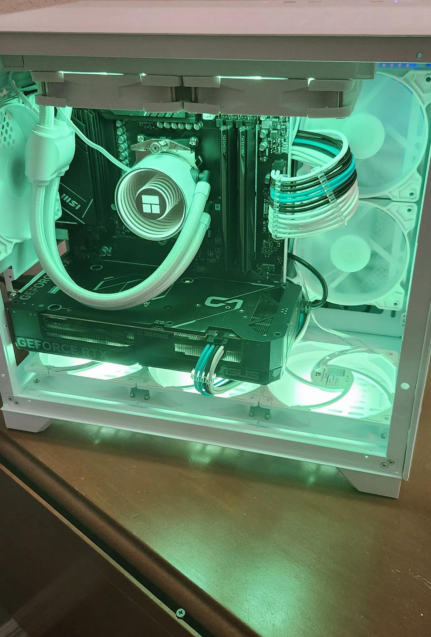 "Frostbyte" Gaming pc 🧊 Ryzen 5 7600x 🧊 rtx 4070 🧊 32gb ddr5 🧊