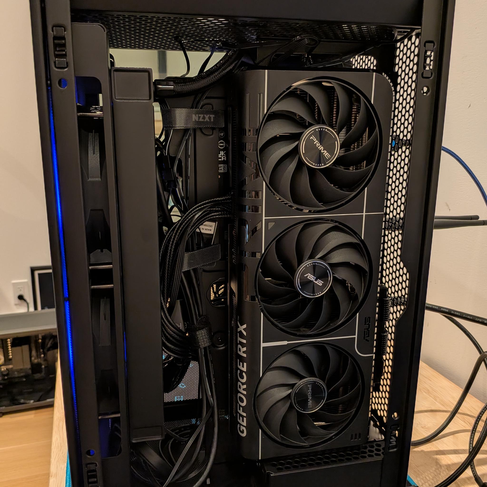 4K Flow - RTX 5070 Ti, Ryzen 9 9900X, 64 GB DDR5, 2 TB Gen 4 NVME, RGB, Liquid Cooled