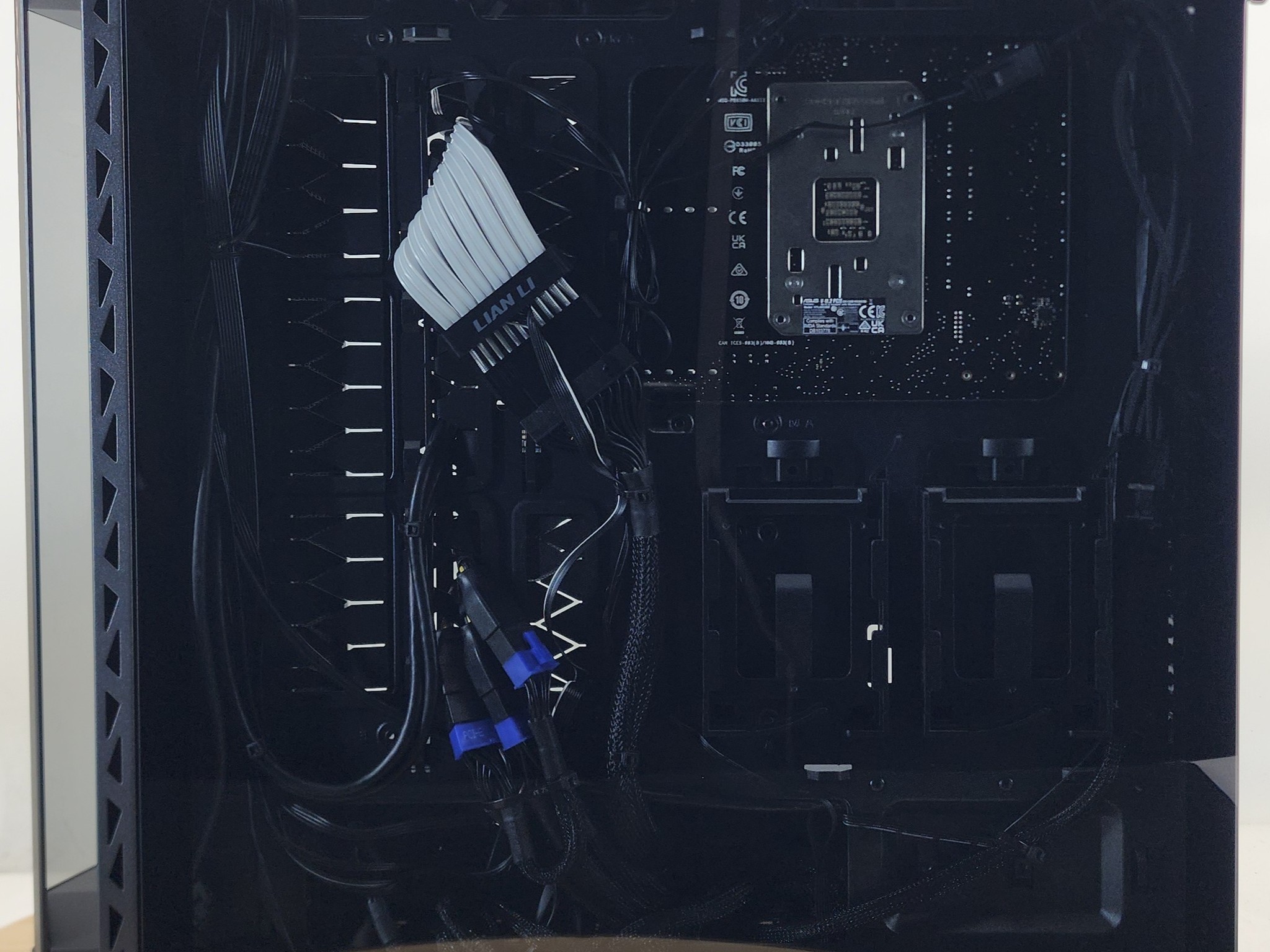 Gaming PC Ryzen 7 9800X3D 32GB RAM 1TB SSD RTX 5070 Ti 16GB Windows 11 Computer