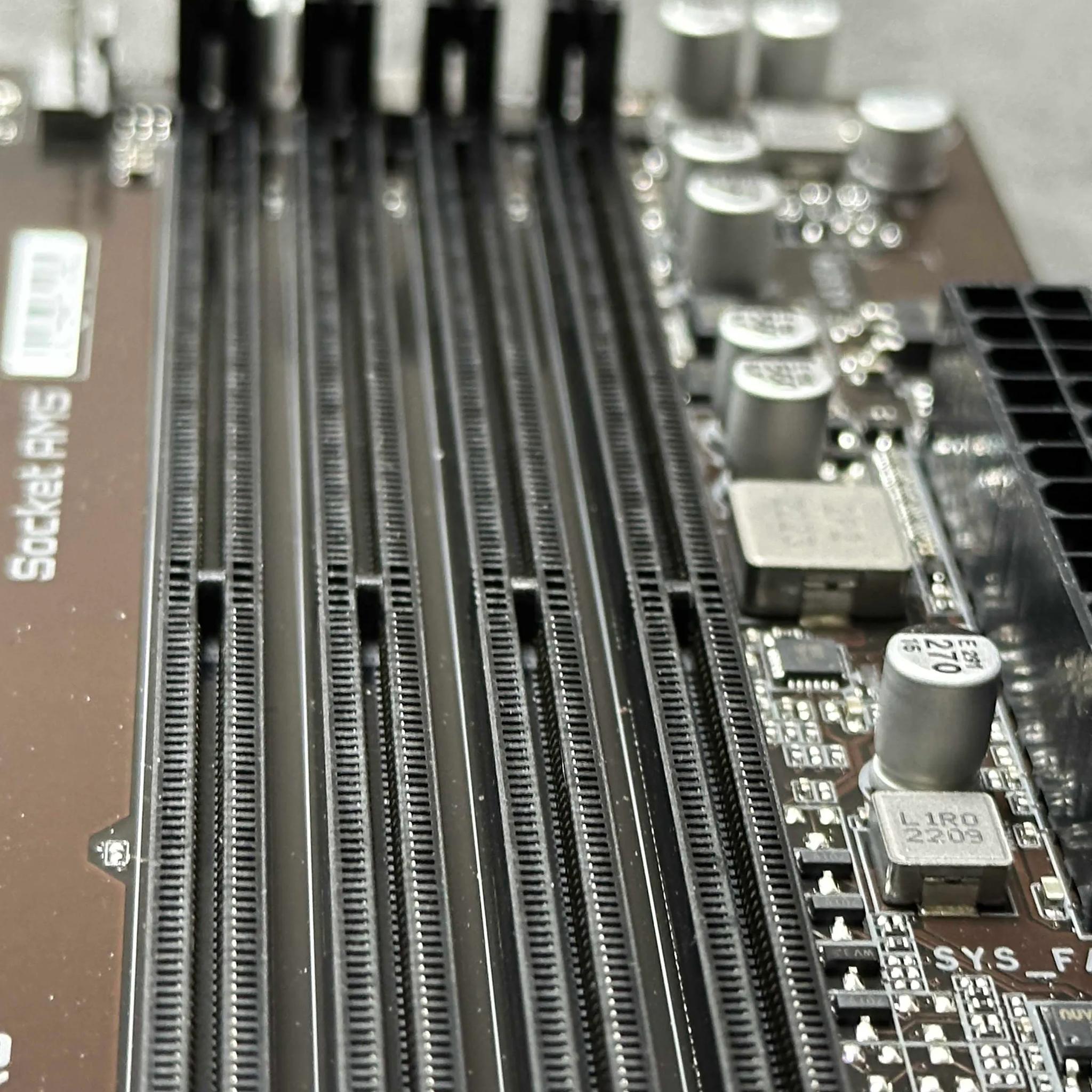 GIGABYTE B650 DS3H Motherboard | Perfect Condition | AMD Socket AM5 | Supports Two Gen 4 M.2 Drives
