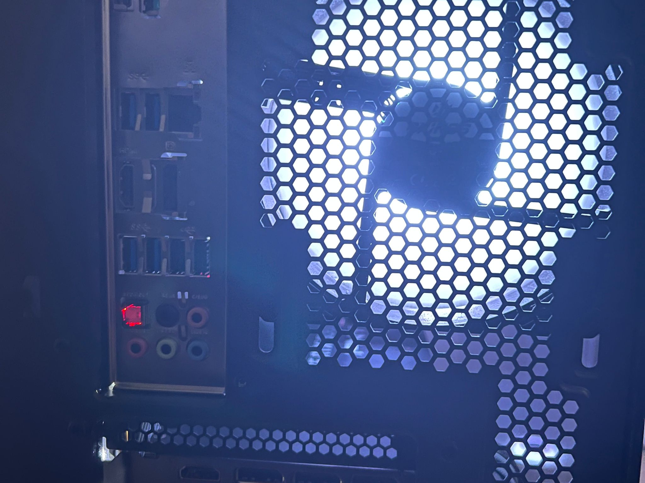 RTX 5060 and r7 5700x gaming pc