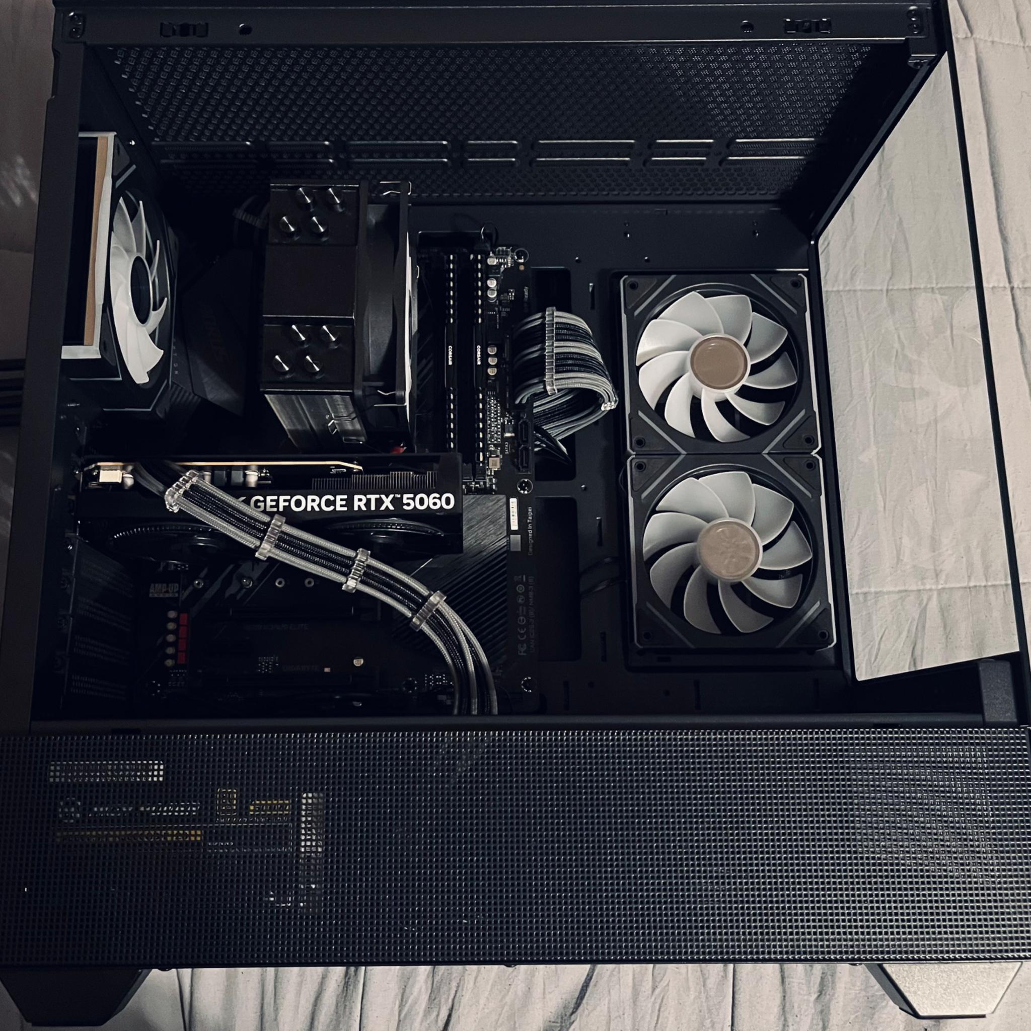Pro Gaming PC |RTX 5060 // Ryzen 5600 // 32GB DDR4|