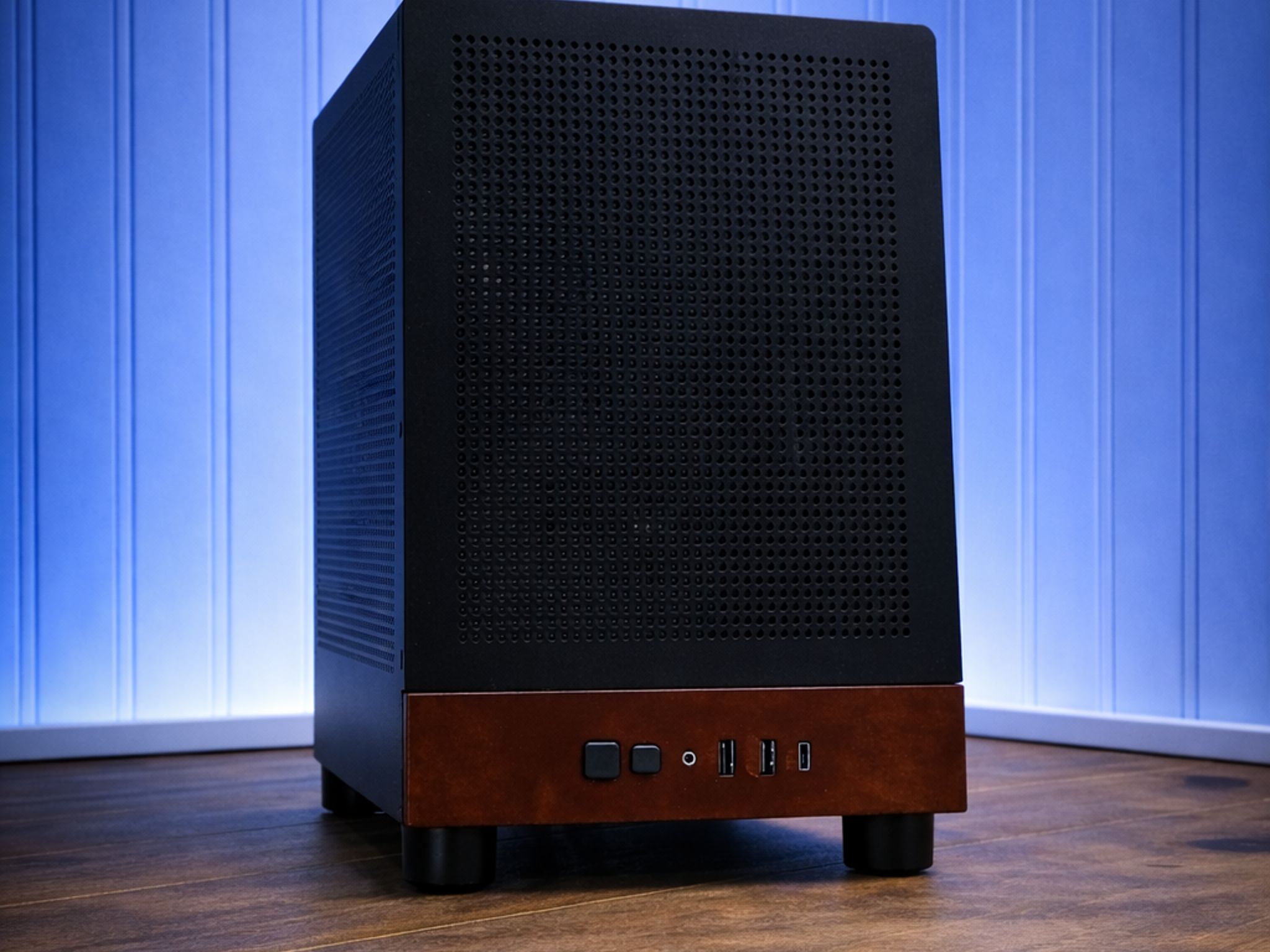 BLACK THUNDER V2 9070XT/ 7700/5TB storage/32G DDR5/850W B+ PSU/B650 shipping included for lower 48