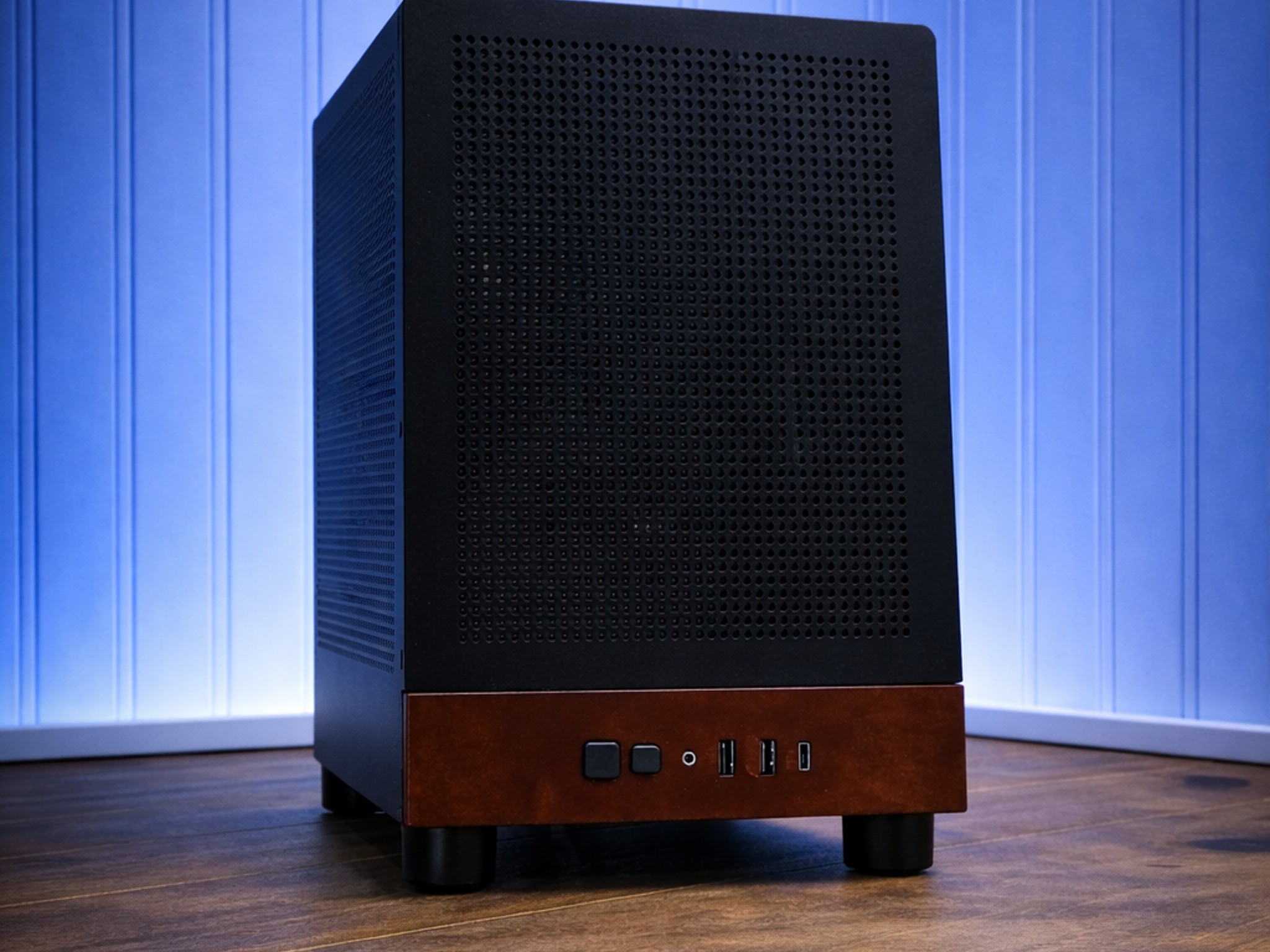 BLACK THUNDER V2 9070XT/ 7700/5TB storage/32G DDR5/850W B+ PSU/B650 shipping included for lower 48