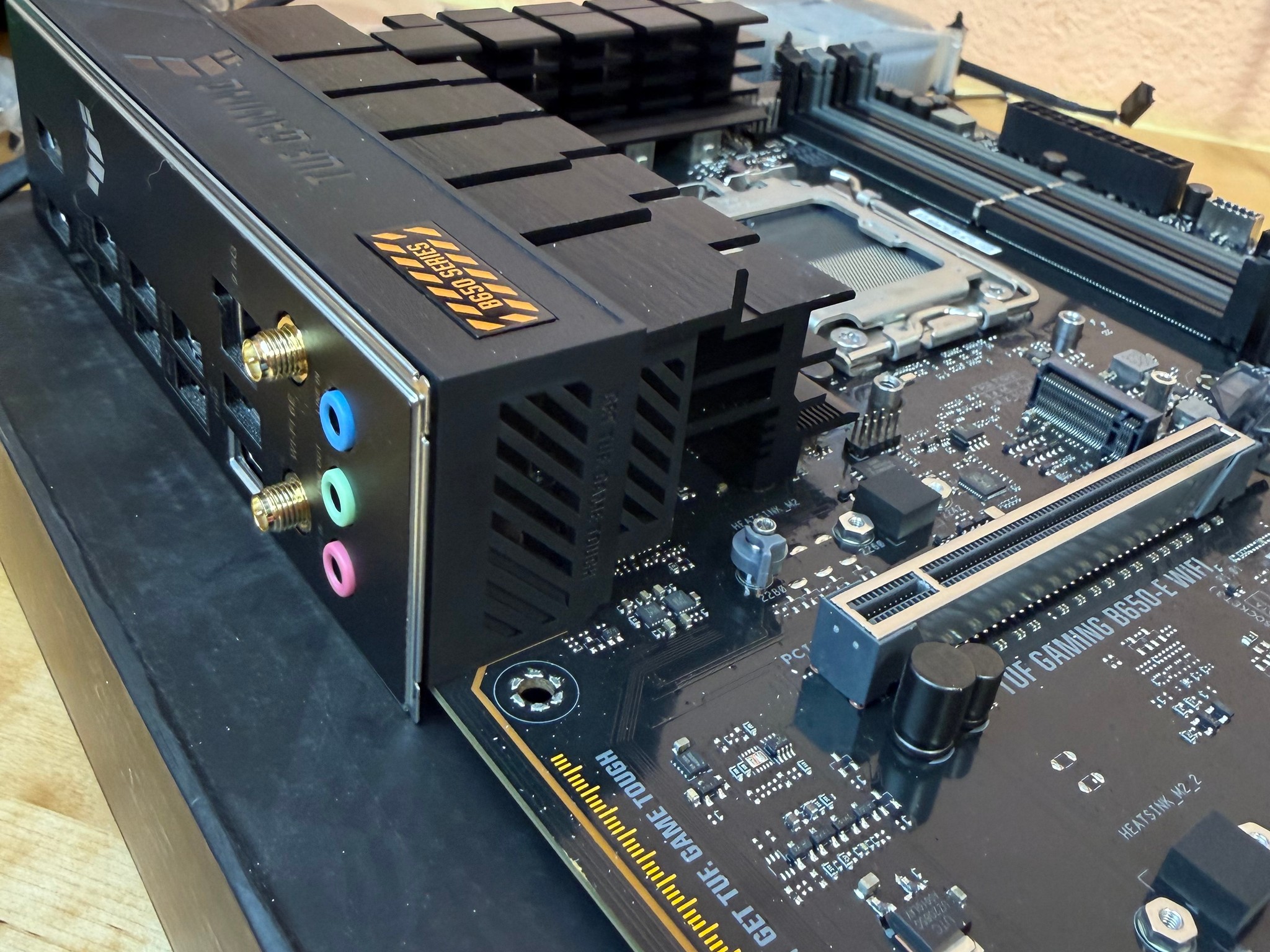 ASUS TUF Gaming B650-E WiFi AM5 Motherboard – Fully Functional – READ DESCRIPTION