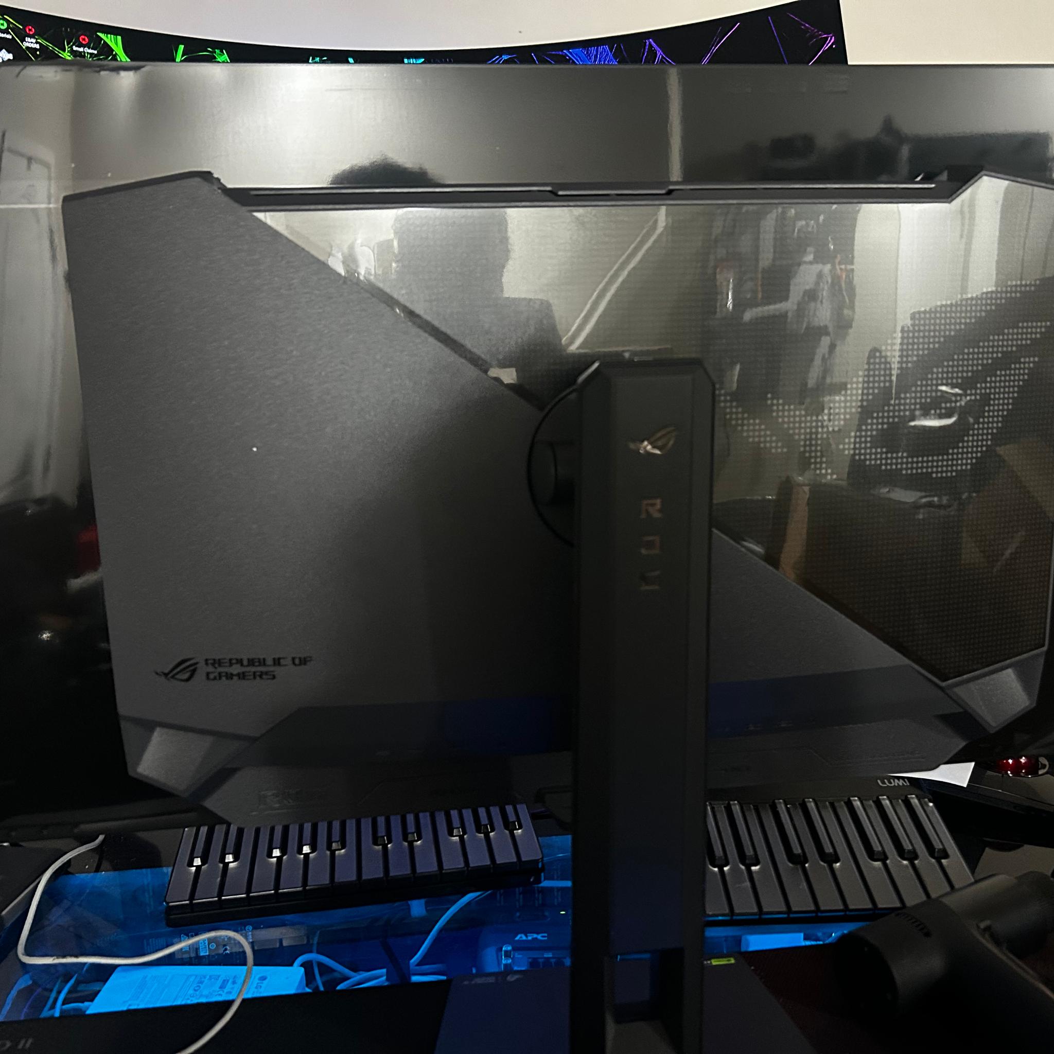 ASUS ROG Strix 32" 4K OLED (3840 x 2160) (240Hz) Gaming Monitor (Only 9hrs Used!) (PRICE DROP!!!)