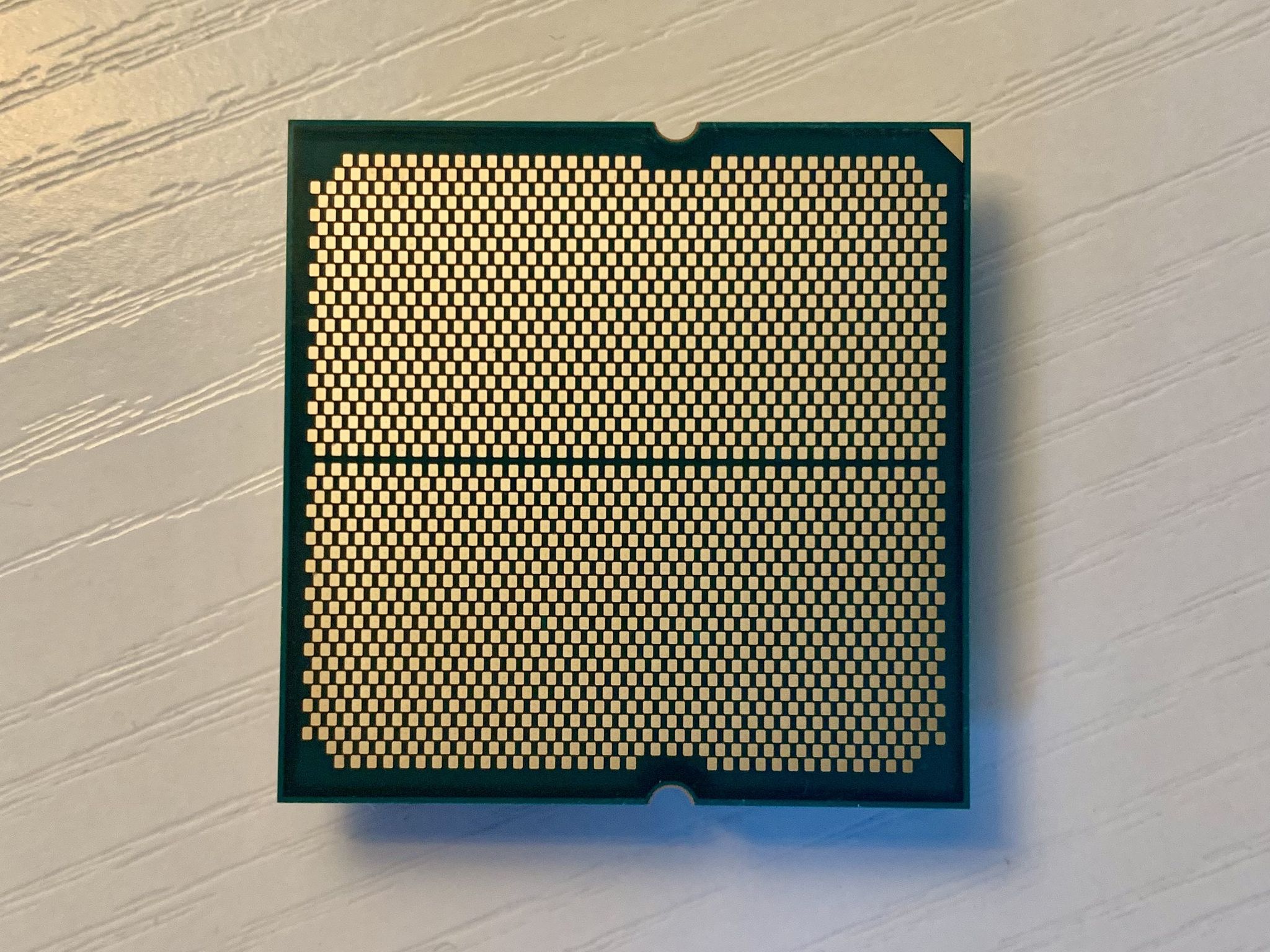 AMD Ryzen 7 7700X (8-core / 16-thread)