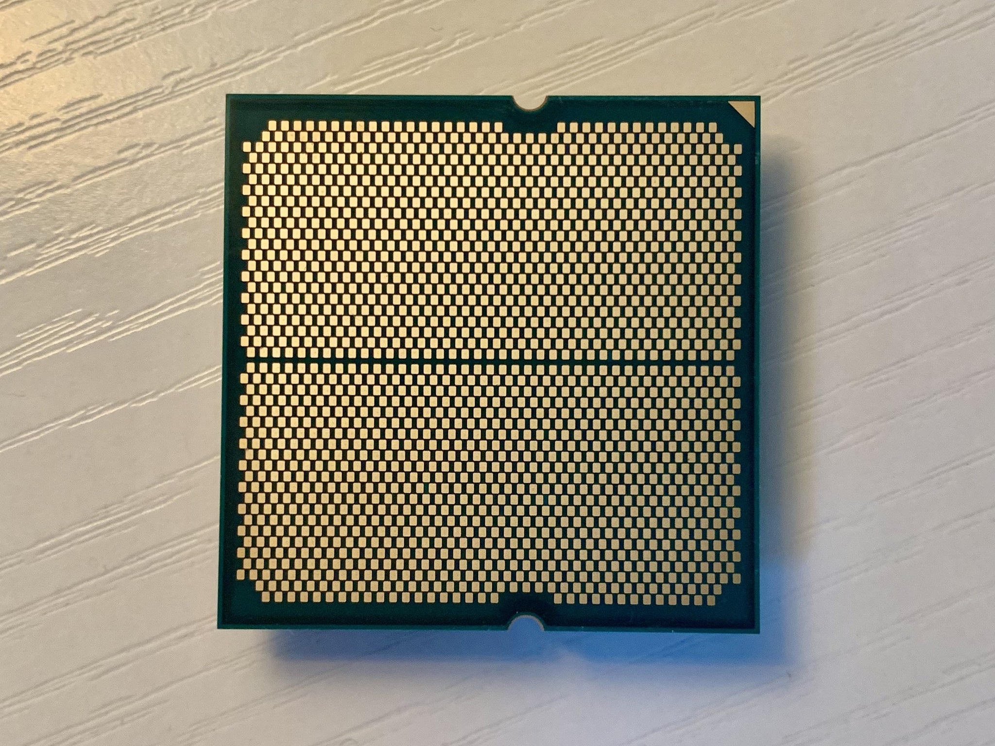AMD Ryzen 7 7700X (8-core / 16-thread)