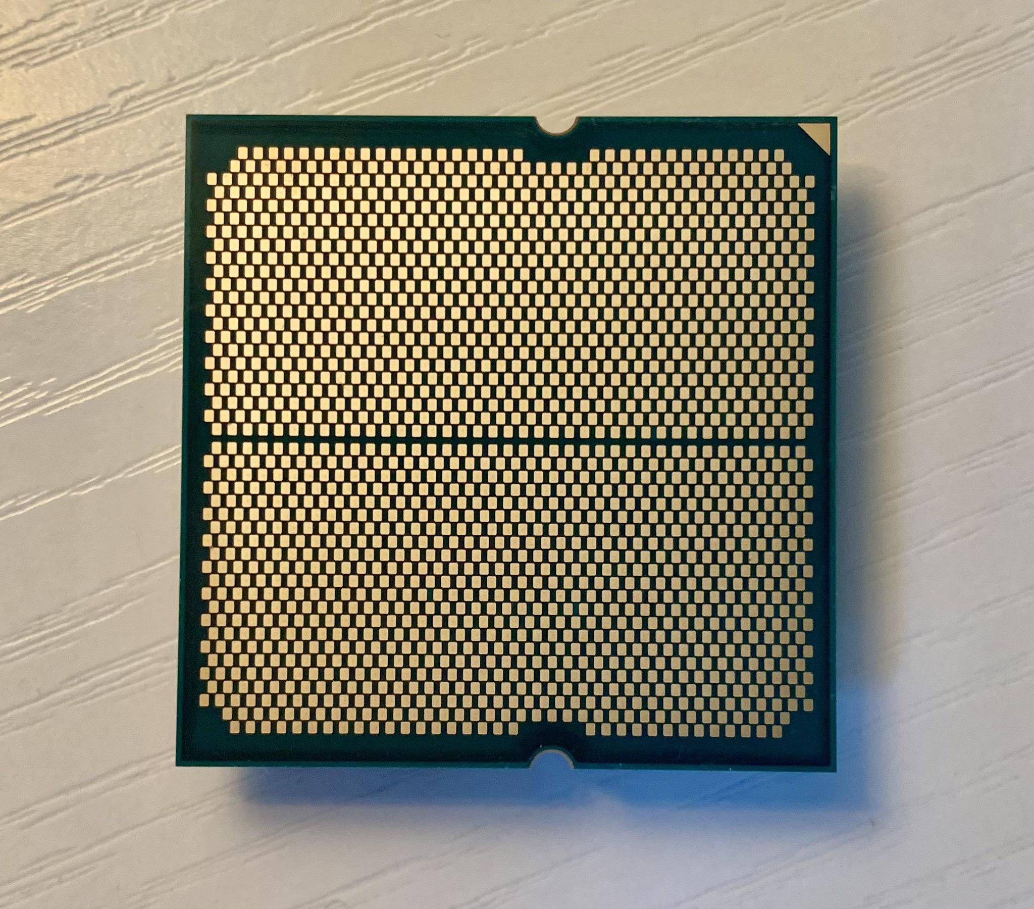 AMD Ryzen 7 7700X (8-core / 16-thread)