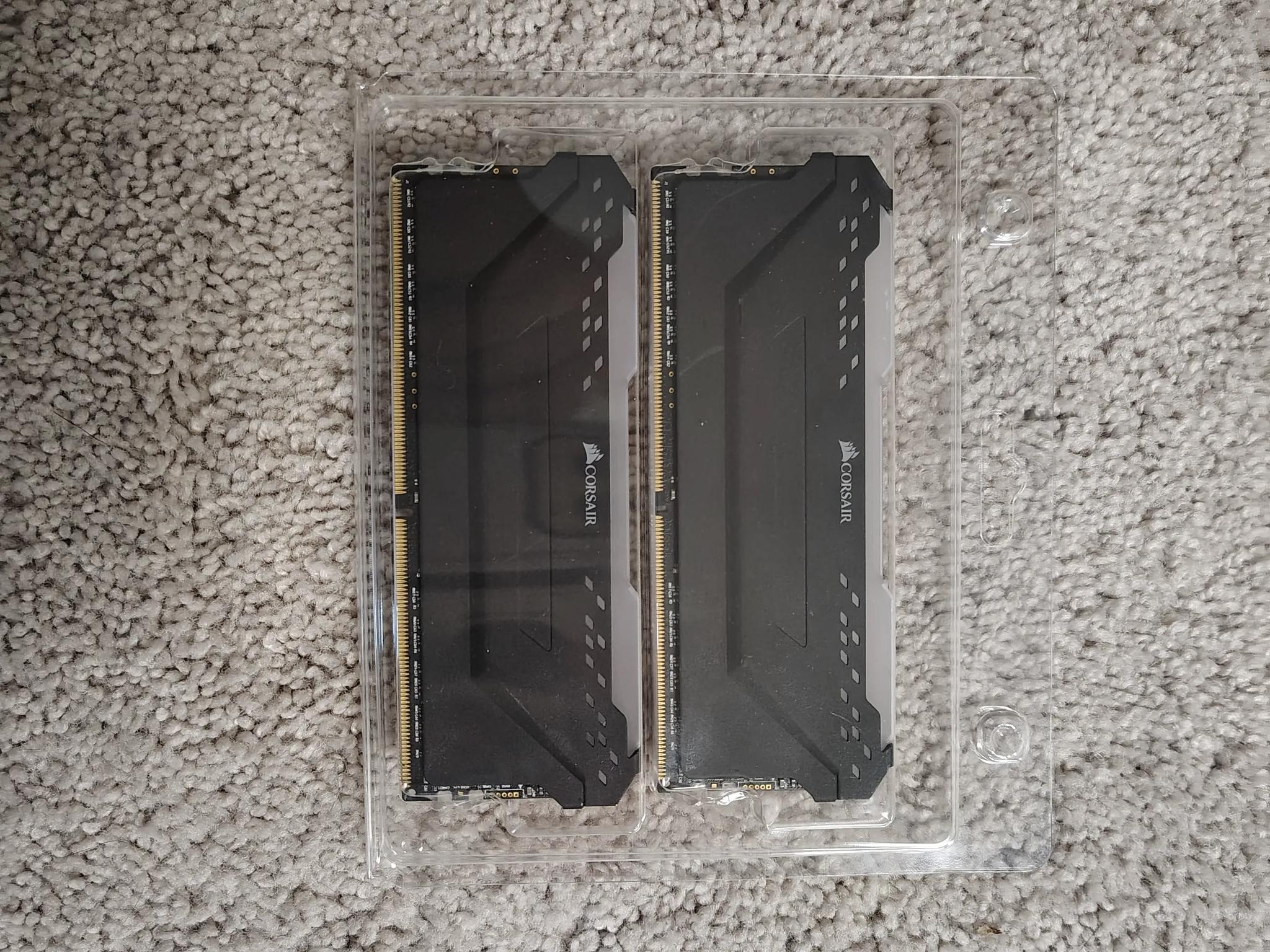 16GB DDR4 3000 MHZ CORSAIR VENEGANCE RGB