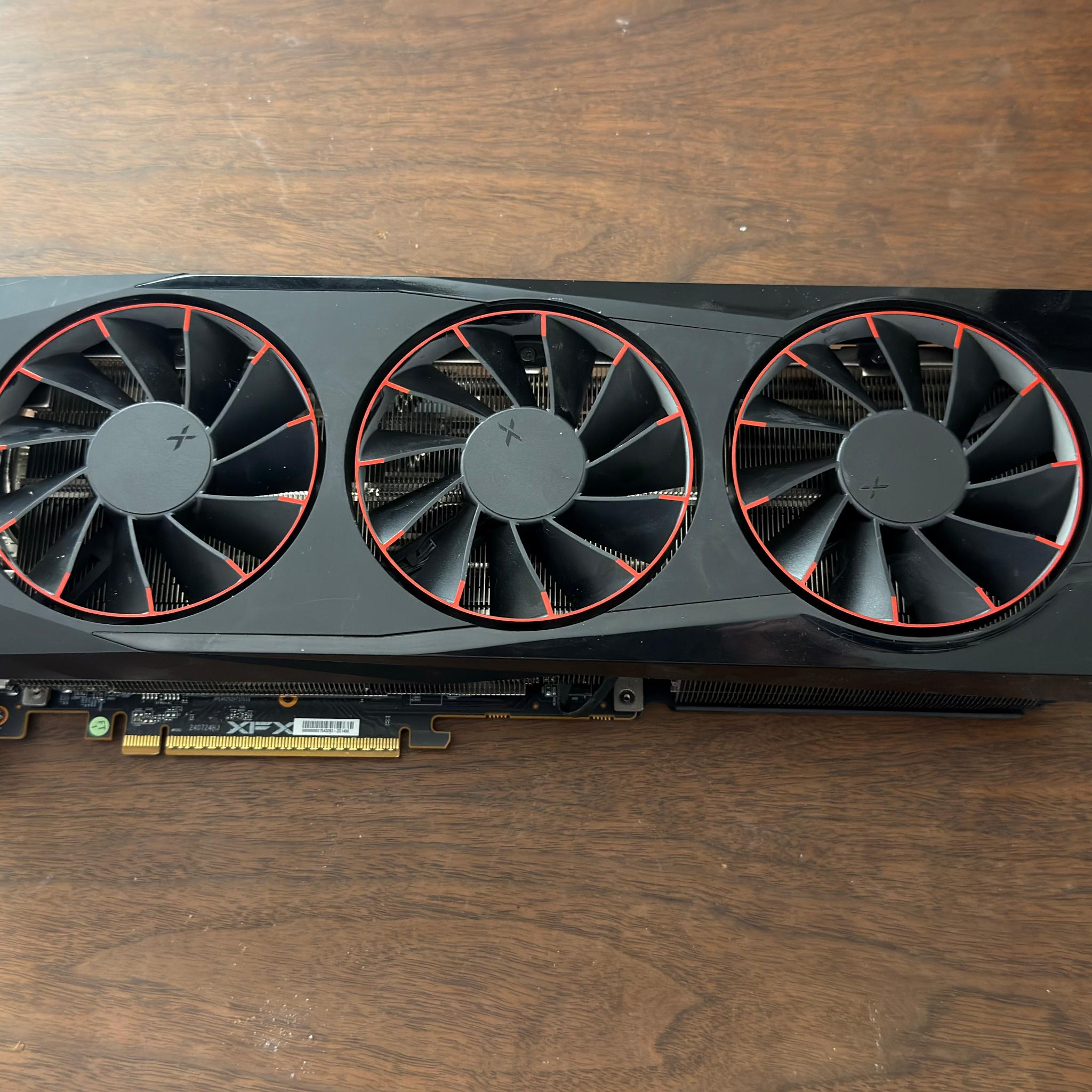 XFX Radeon RX 9070 XT Quicksilver Triple Fan 16GB