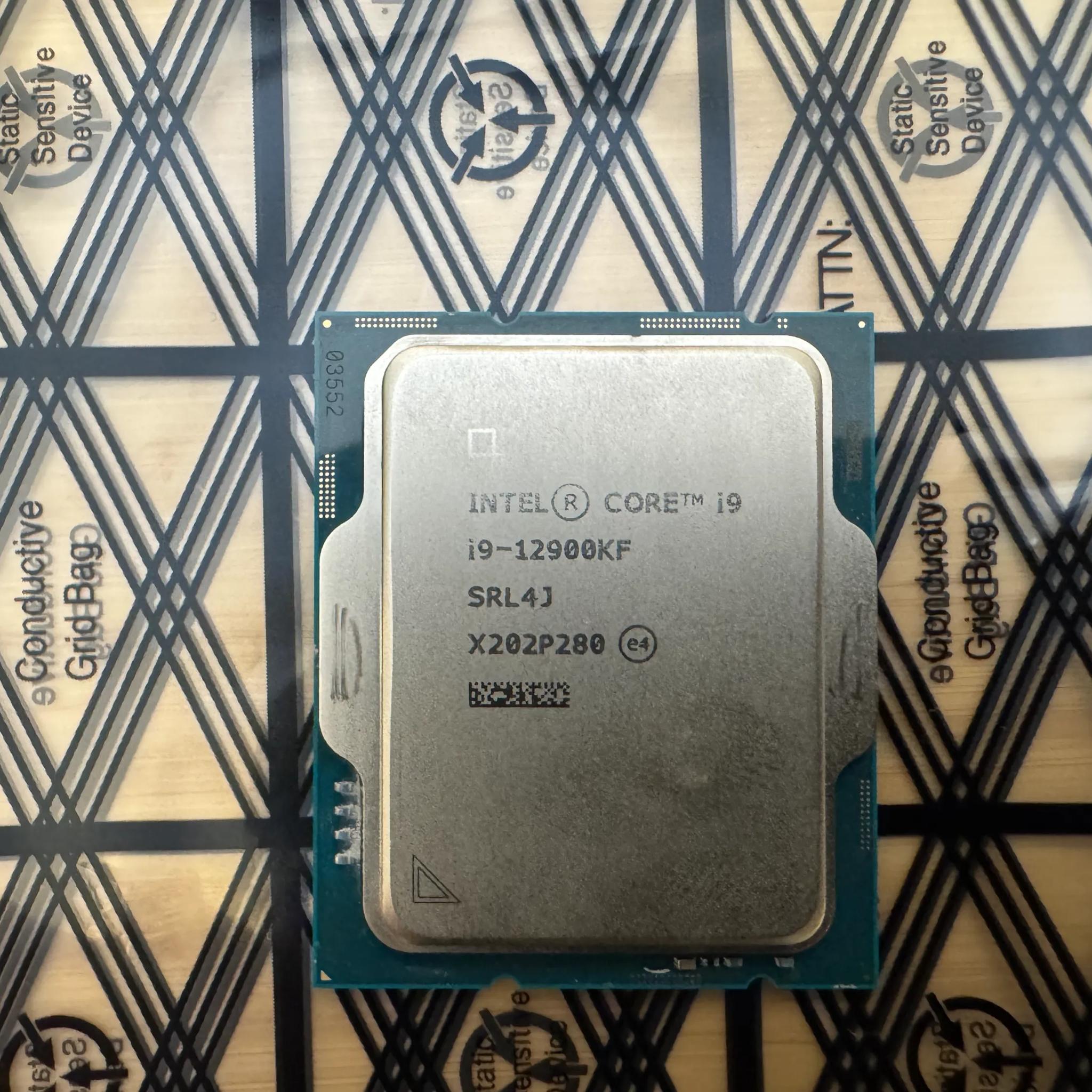 Core i9-12900KF 16 (8P+8E) Cores up to 5.2 GHz Unlocked LGA1700 600 Series Chipset 125W
