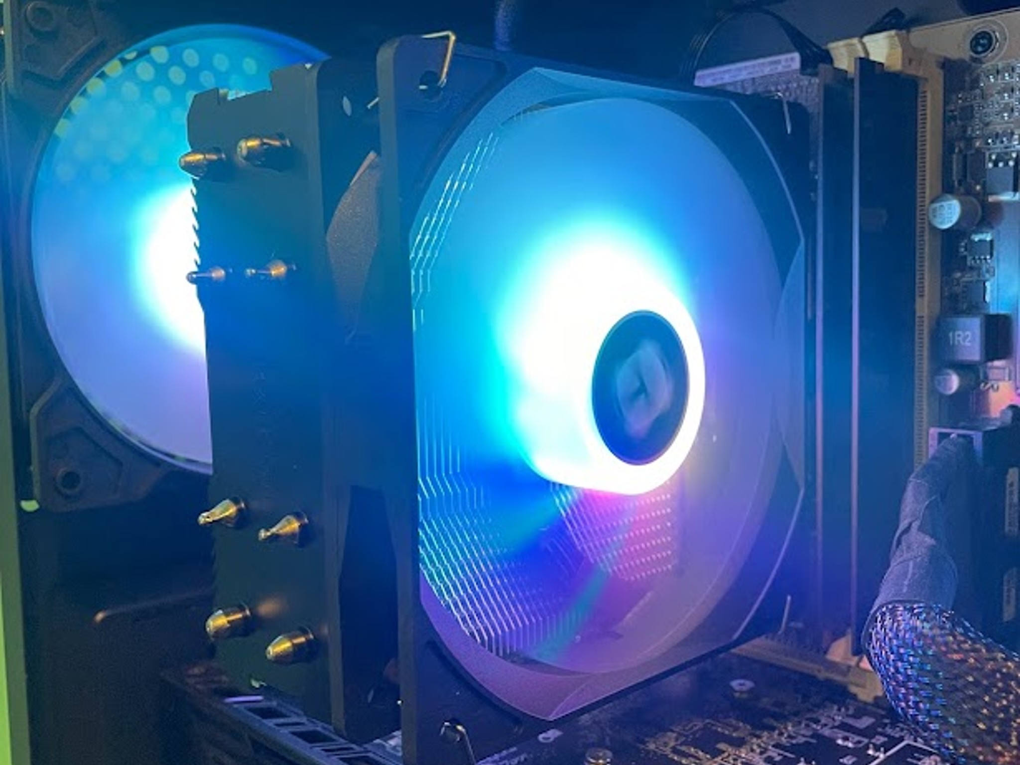 GLASSY Black Gaming PC| Intel i5 / Amd RX470 / 8GB / 500GB SSD Win 10 Pro WiFi