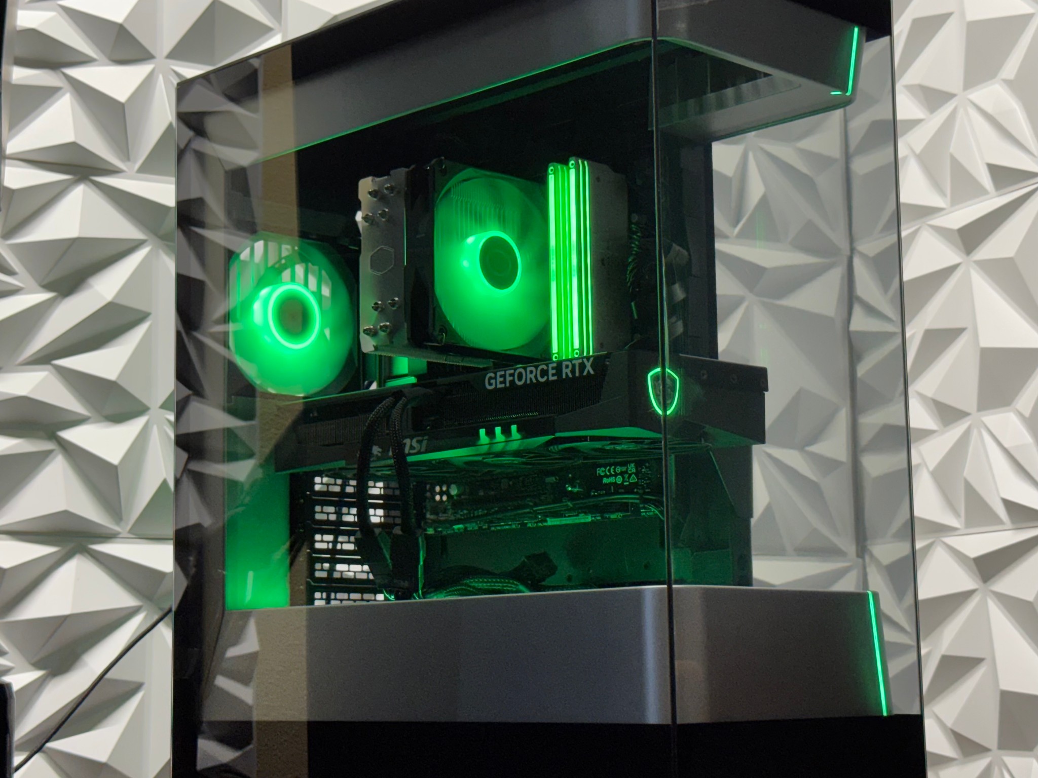 1080P/1440P Gaming Pc / RTX 5070 / Ryzen 7 / 32GB DDR5 Ram / 1TB SSD / full glass case