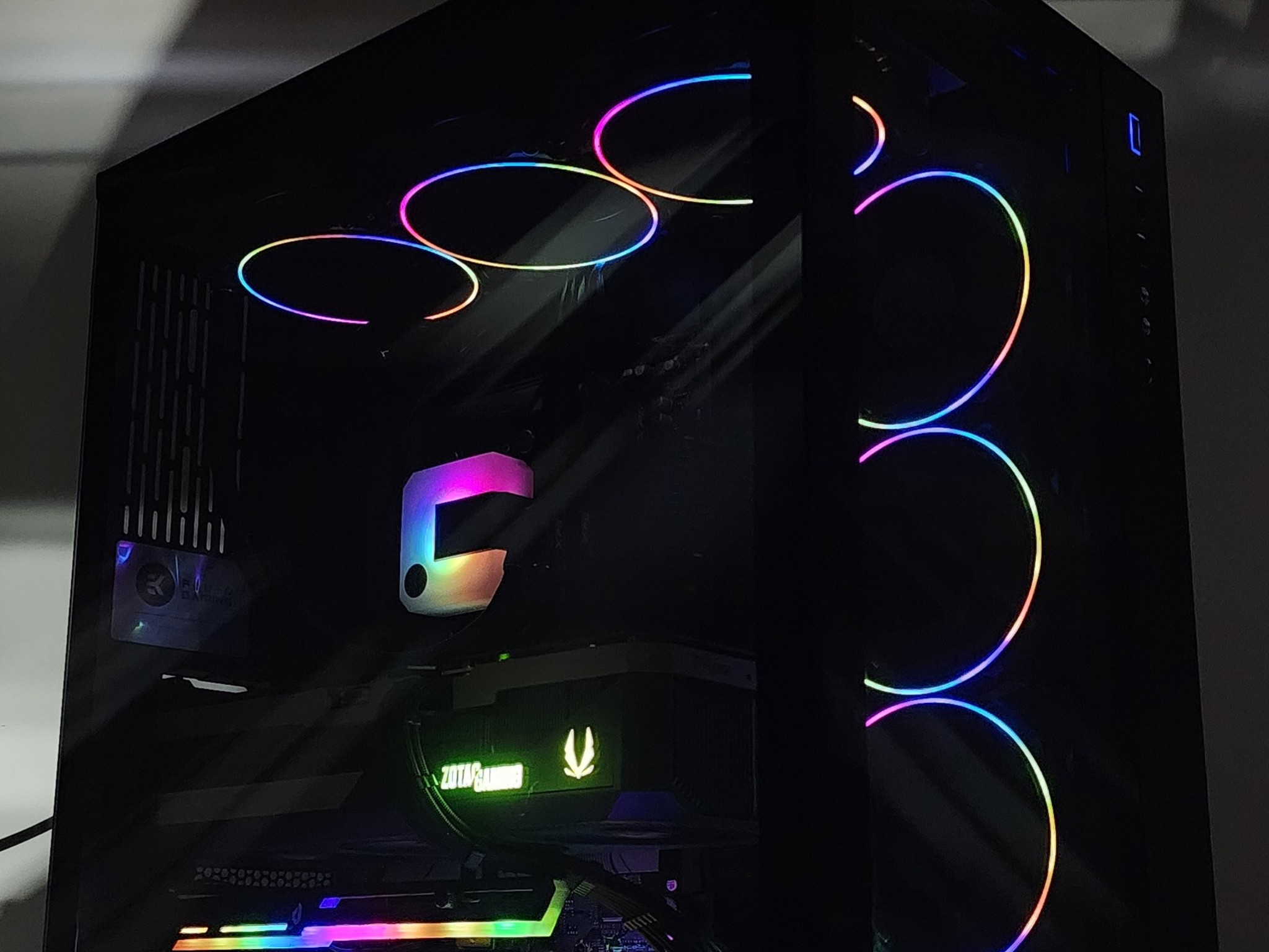 Gaming PC Ryzen 7 9800X3D 64GB RAM 4TB SSD RTX 5080 16GB Windows 11 Computer