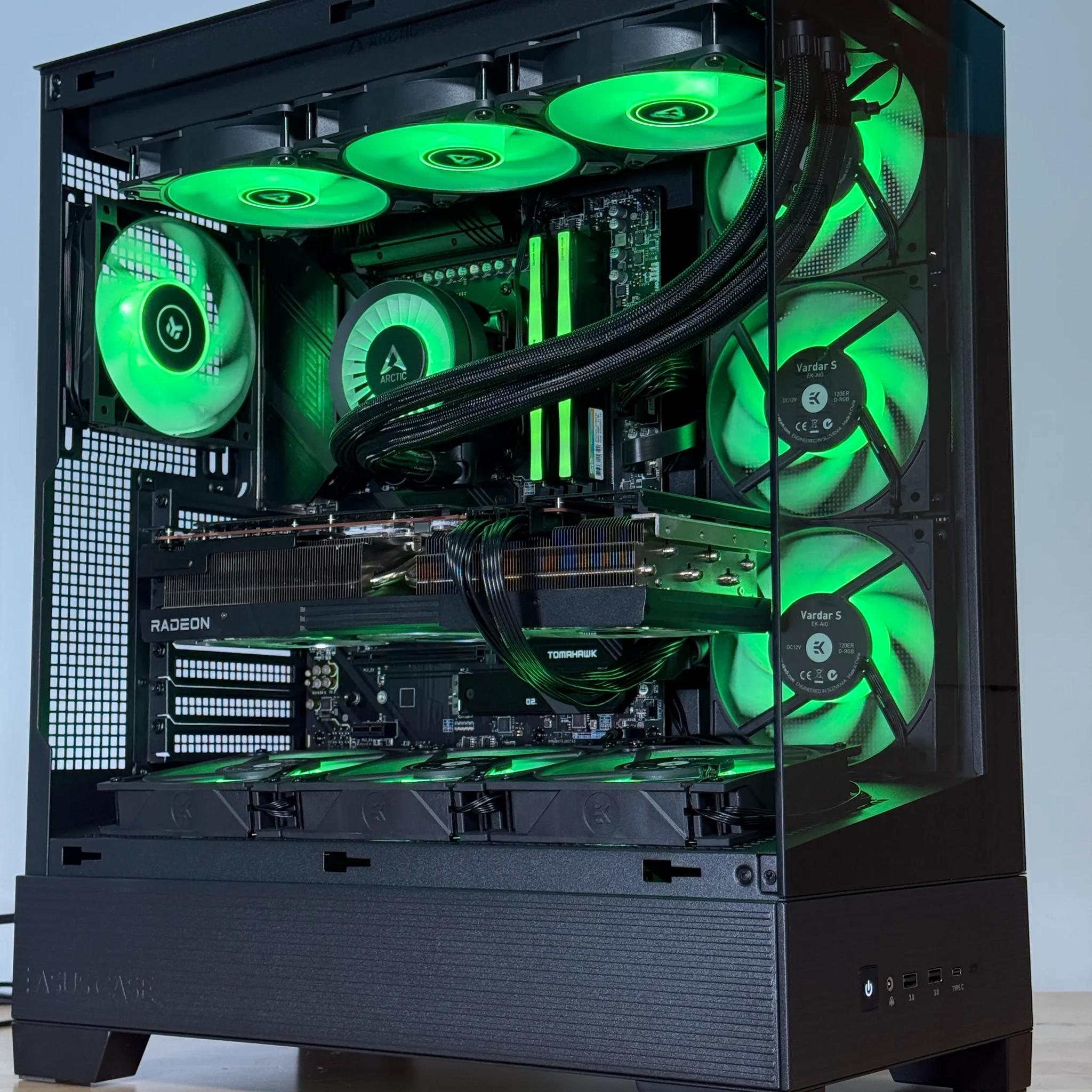 RX 7900XTX Ryzen 9 9900x High End Gaming PC