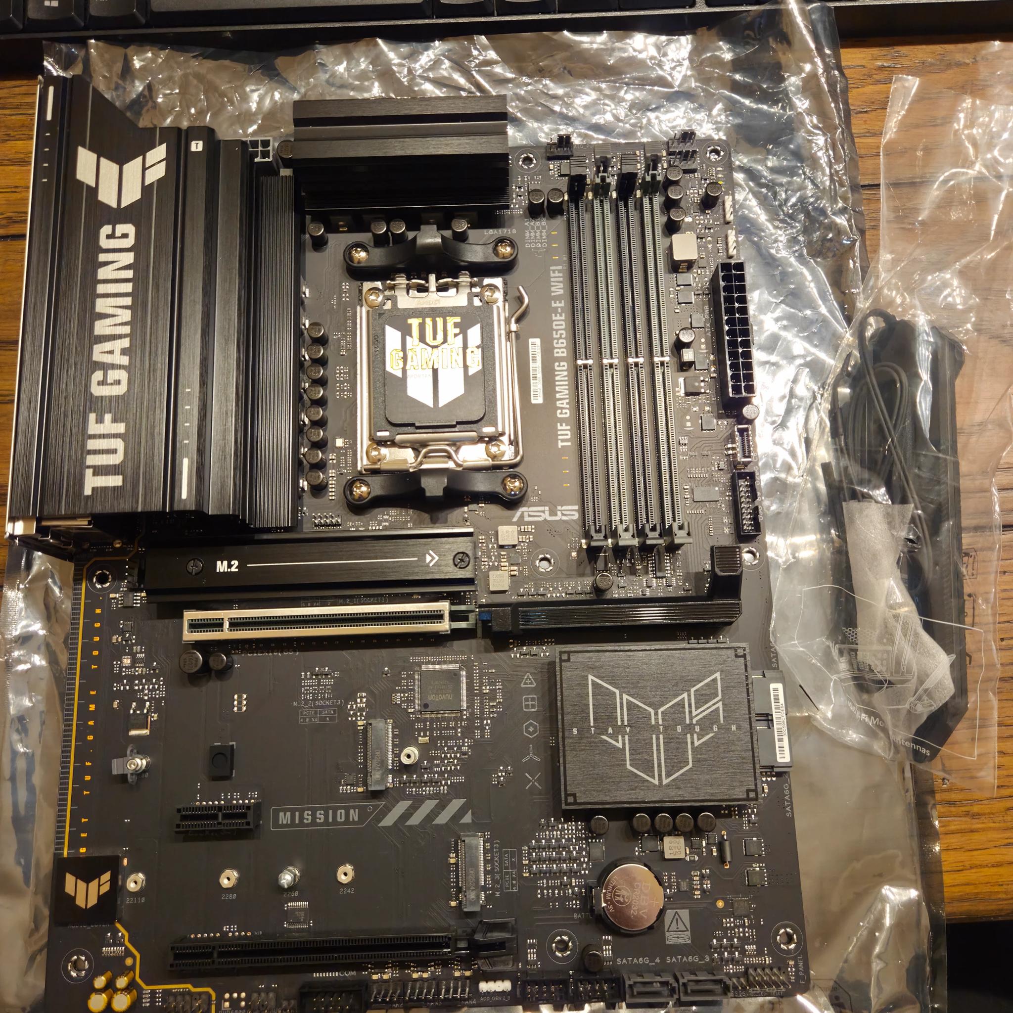 ASUS Tuf Gaming B650E-E Wifi! AM5 PCIe 5.0 Motherboard!