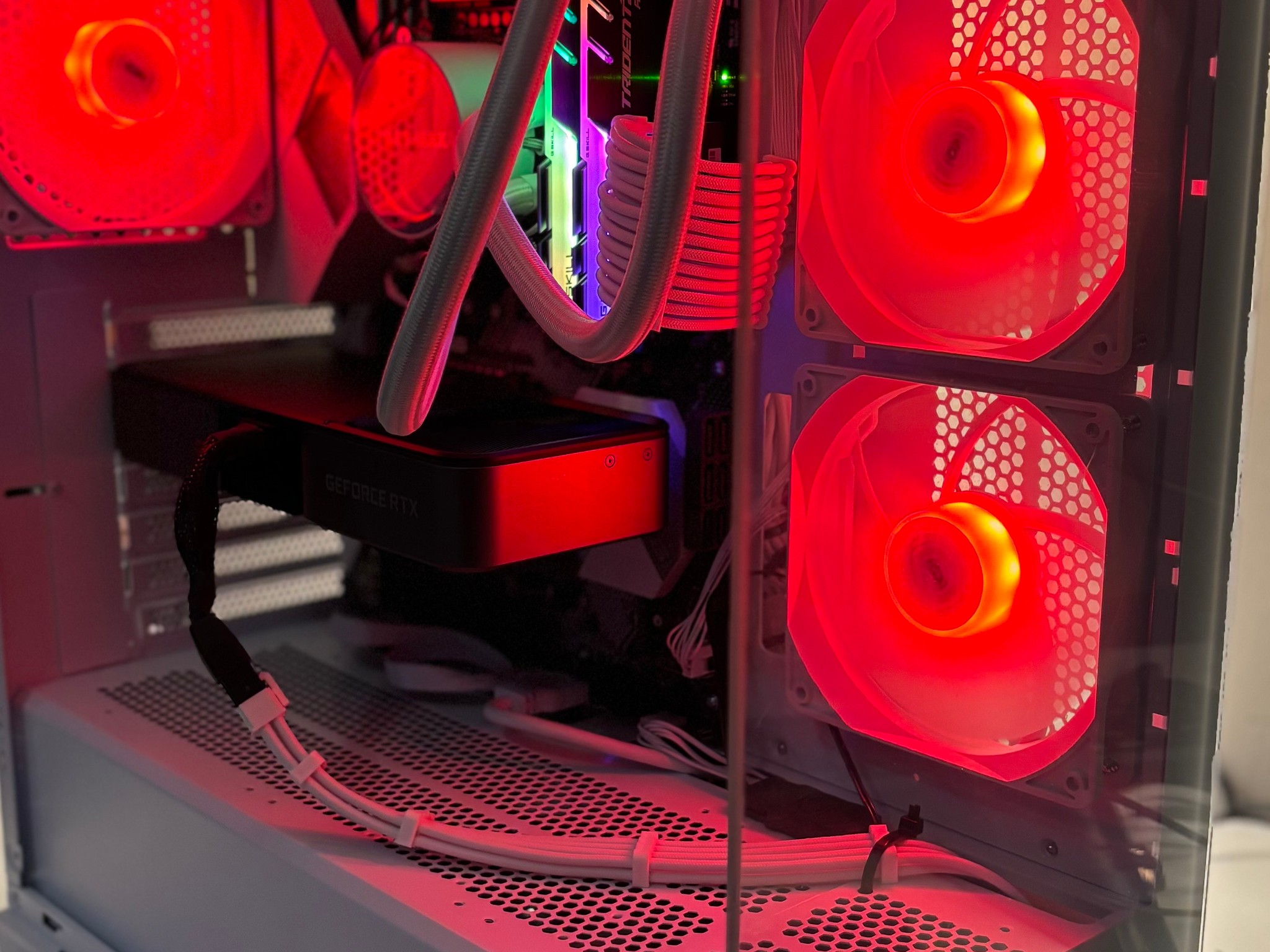 White Gaming PC - RTX 3070, Core i9 9900K, 16GB RAM, 512GB SSD