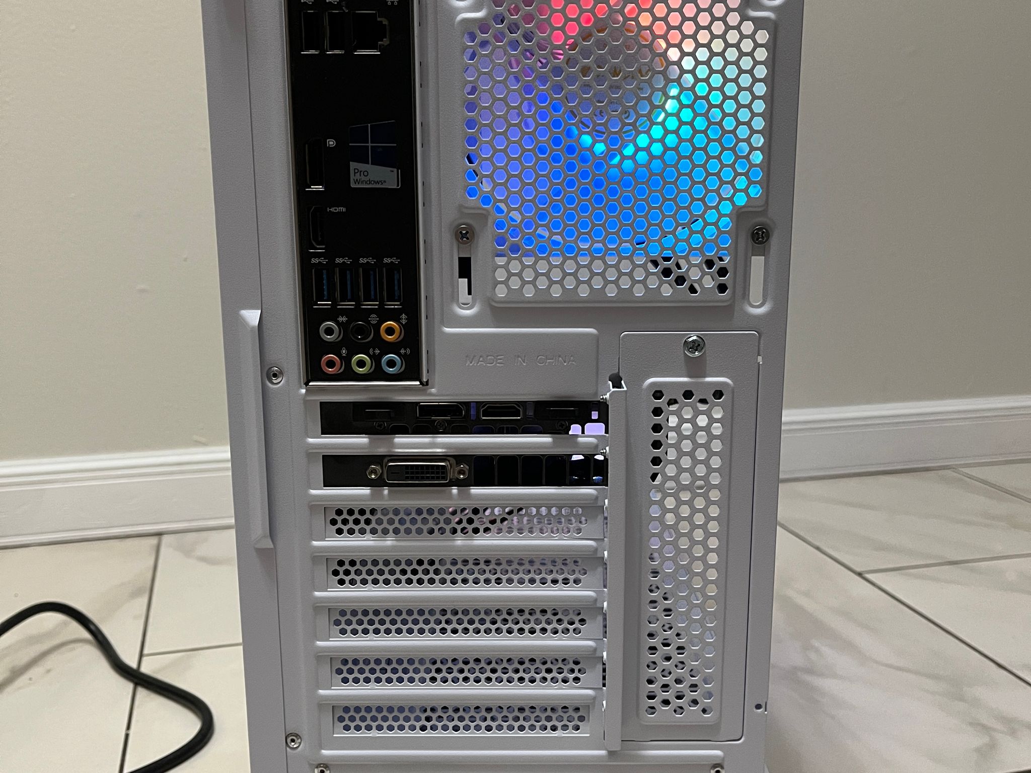 NVIDIA GTX 1080, Intel i7-6700, 16GB RAM, 870 GB Storage, High FPS Gaming PC w/ Wi-Fi & Bluetooth